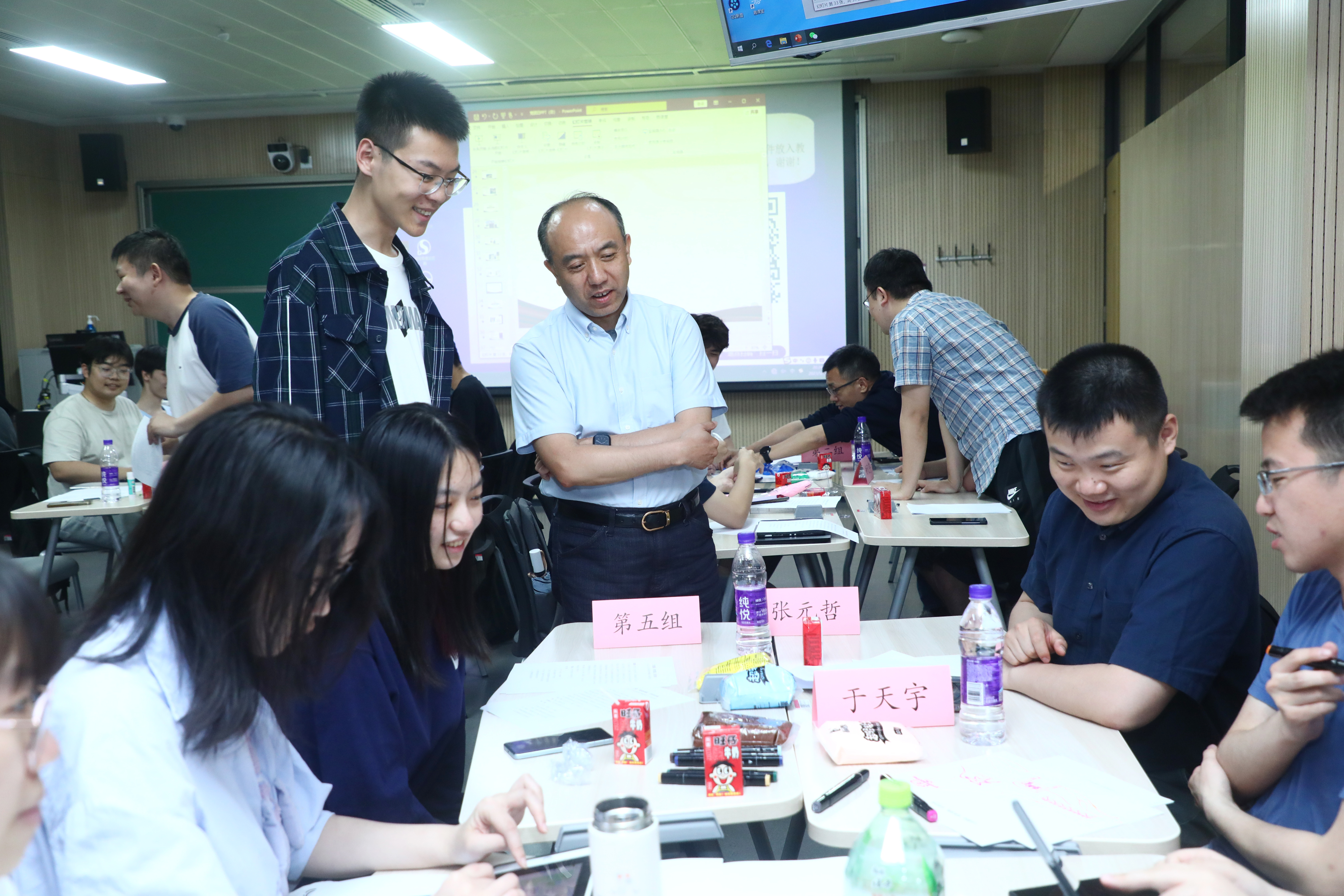 20230514-清华大学开展“百年接力,强国有我——奋进新征程”集中主题党团日-石家东-王宏伟参加新雅13团支部与新雅21党支部联合主题党团日.JPG