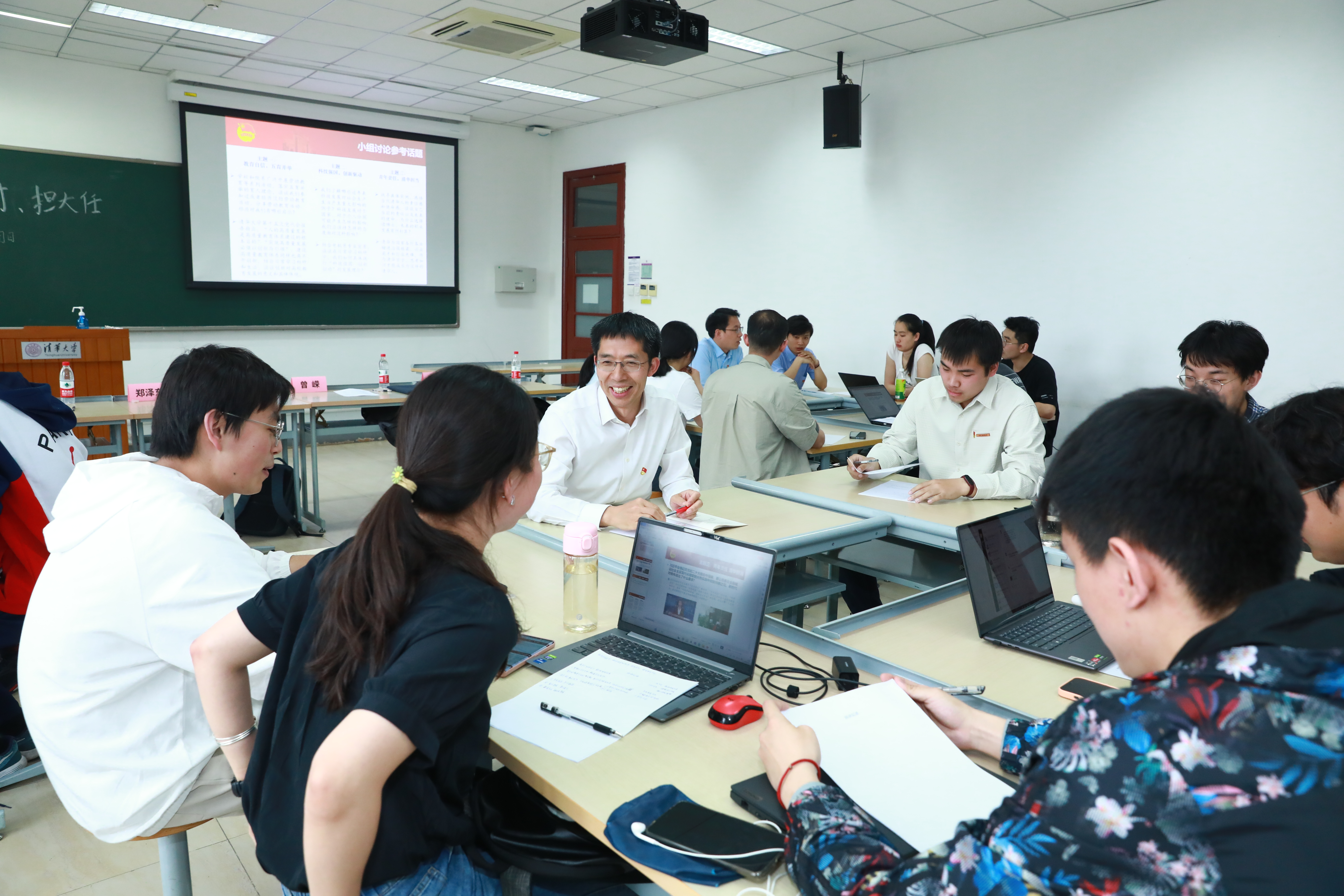 20230511-清华大学开展“百年接力,强国有我——奋进新征程”集中主题党团日-石家东-曾嵘参加电博222、电博221、电2联合主题党日 - 副本.JPG