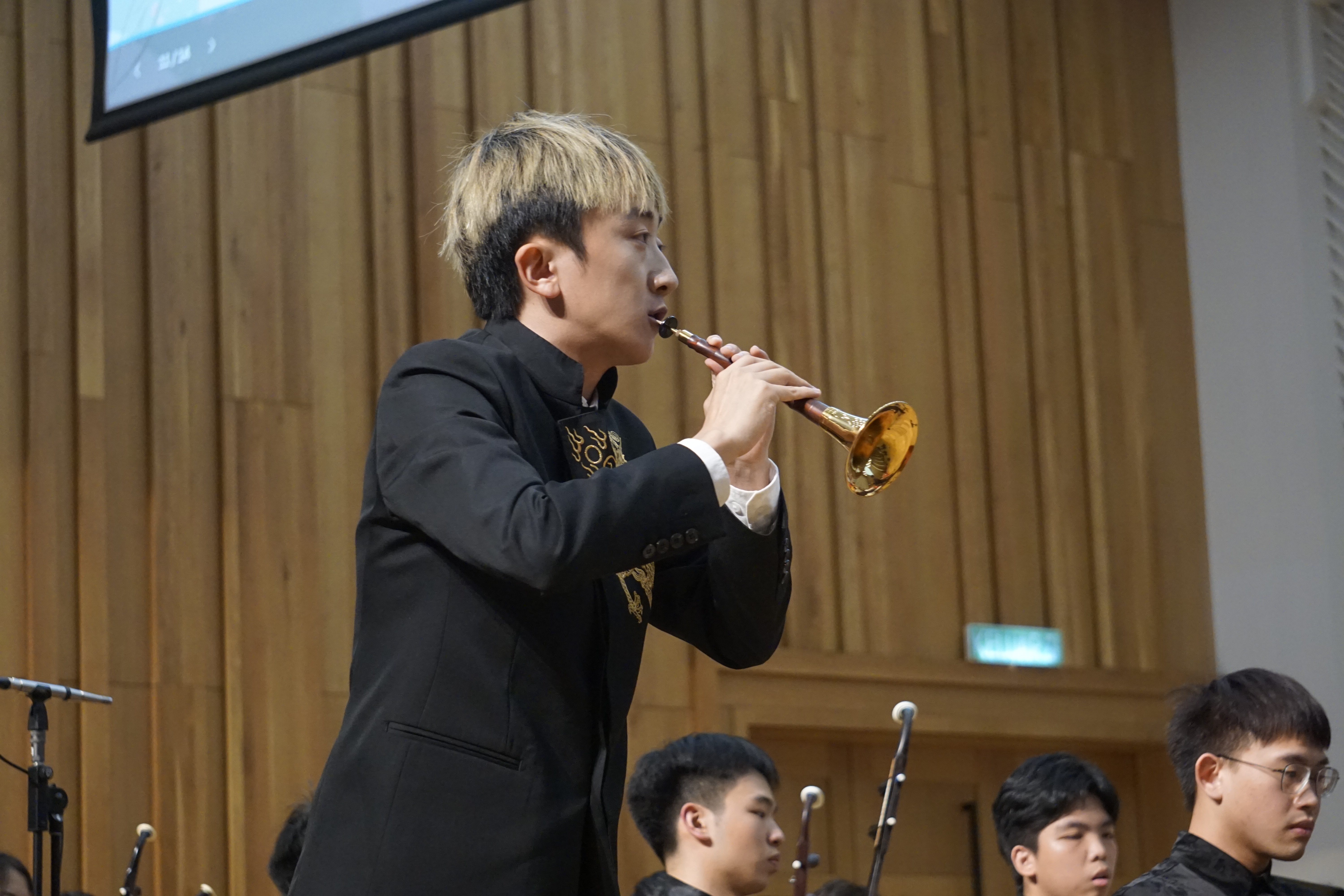 20250215-清华大学学生艺术团民乐队队员杜弘毅演出协奏《百鸟朝凤》-民乐队参加首届马中青年华乐交流营-厦门大学马校供图.jpg