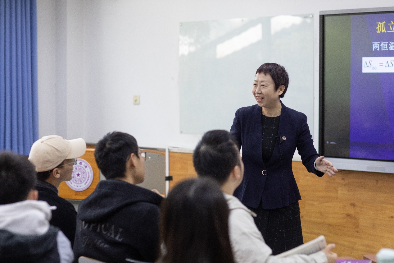 【新百年教学成就奖获得者】史琳：教学比天大