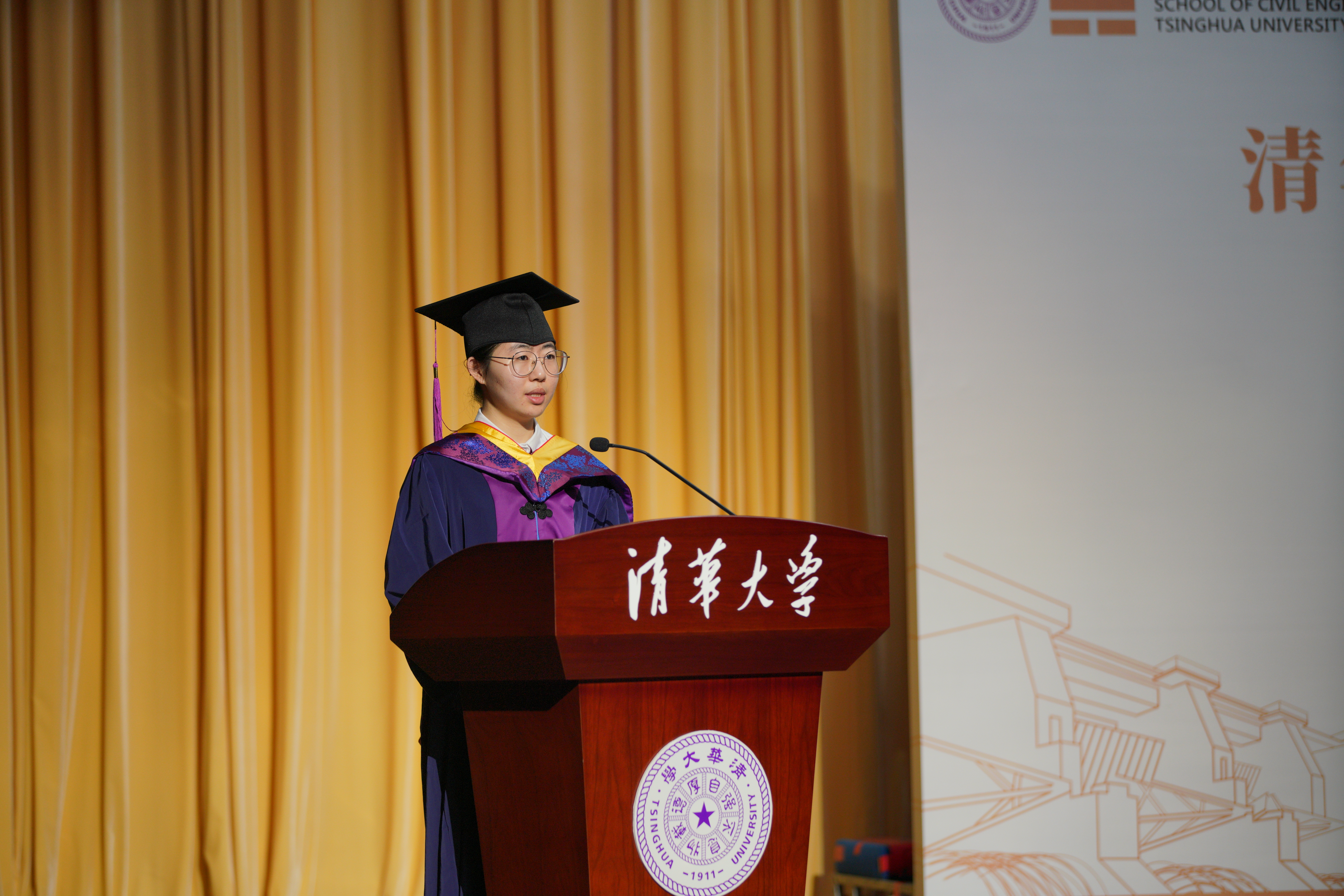 20210625-2021年毕业典礼-未知-本科学生代表刘素嘉发言jpg