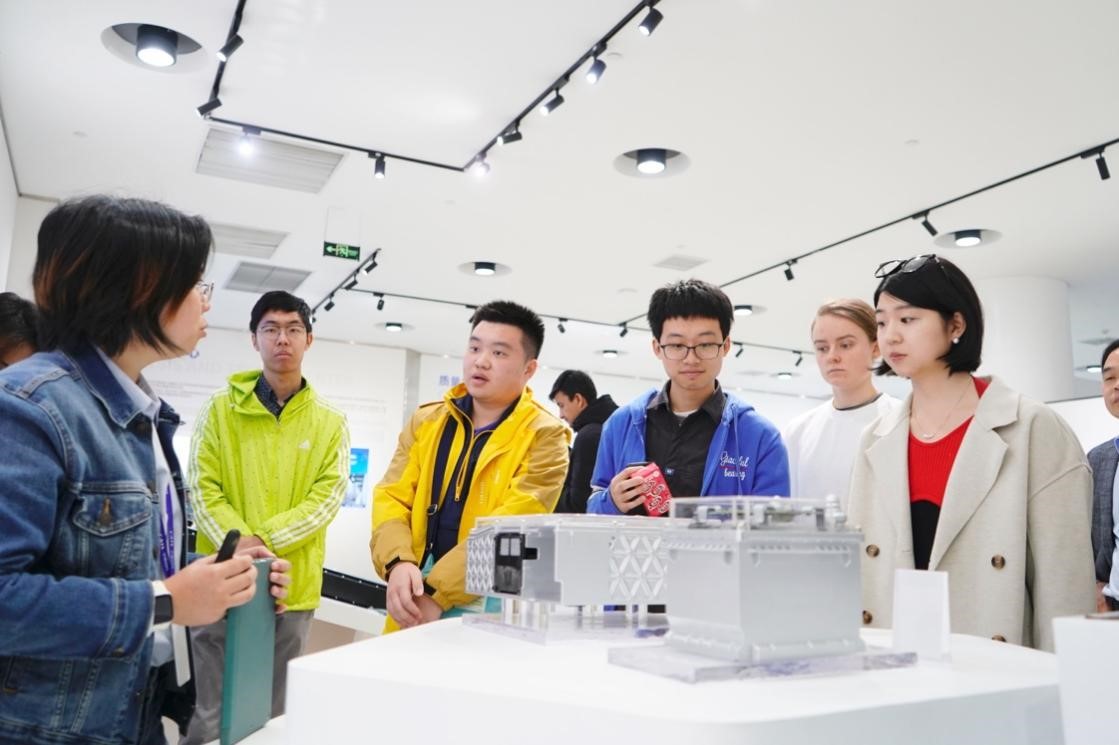 20231125-发现中国智慧,洞察中国发展——2023年清华大学“洞察中国”全球胜任力社会实践纪实-“洞察中国”福建实践支队-“洞察中国”福建实践支队赴宁德时代参观交流.jpg