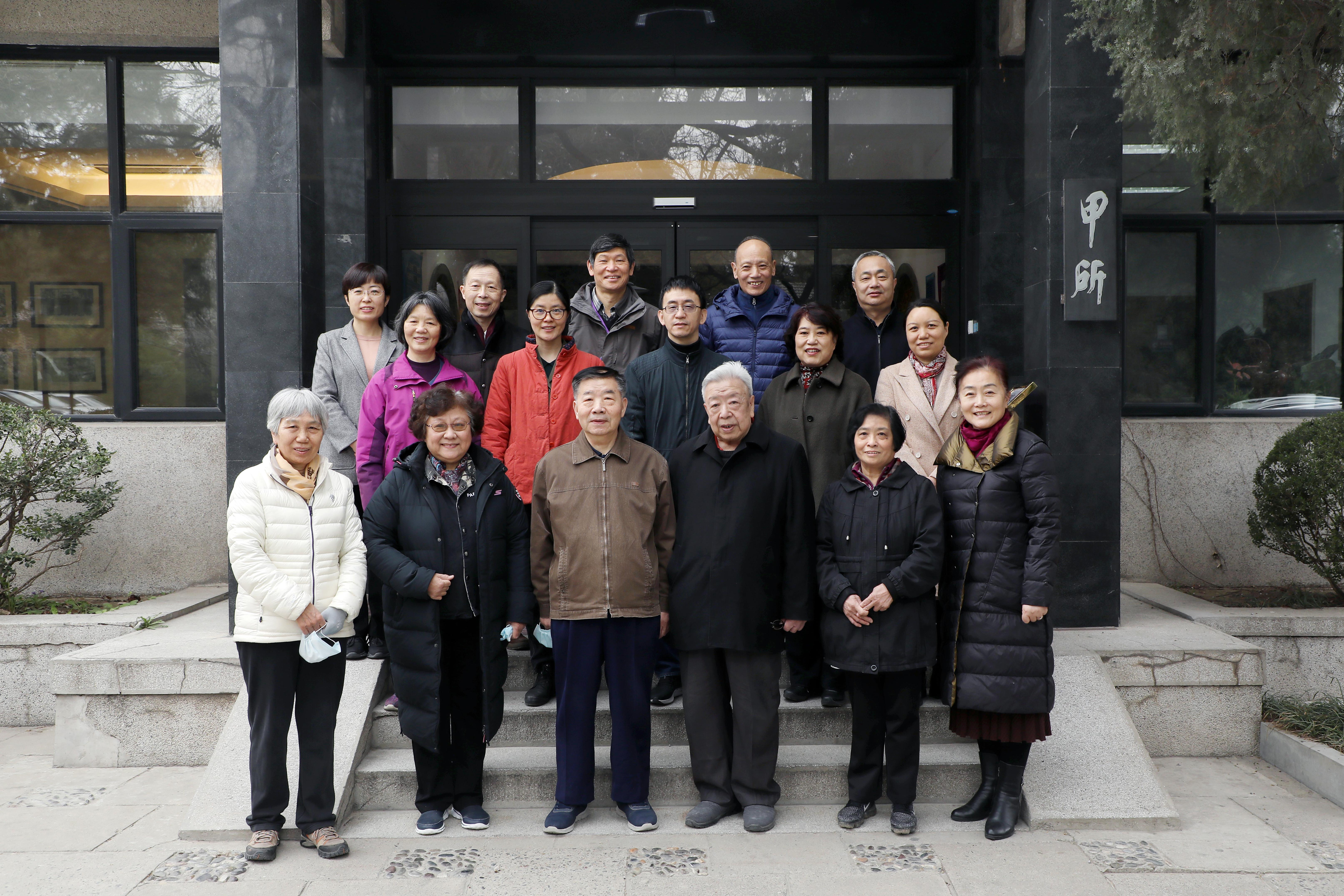 20220329-特邀党建组织员培训班-开班合影.jpg
