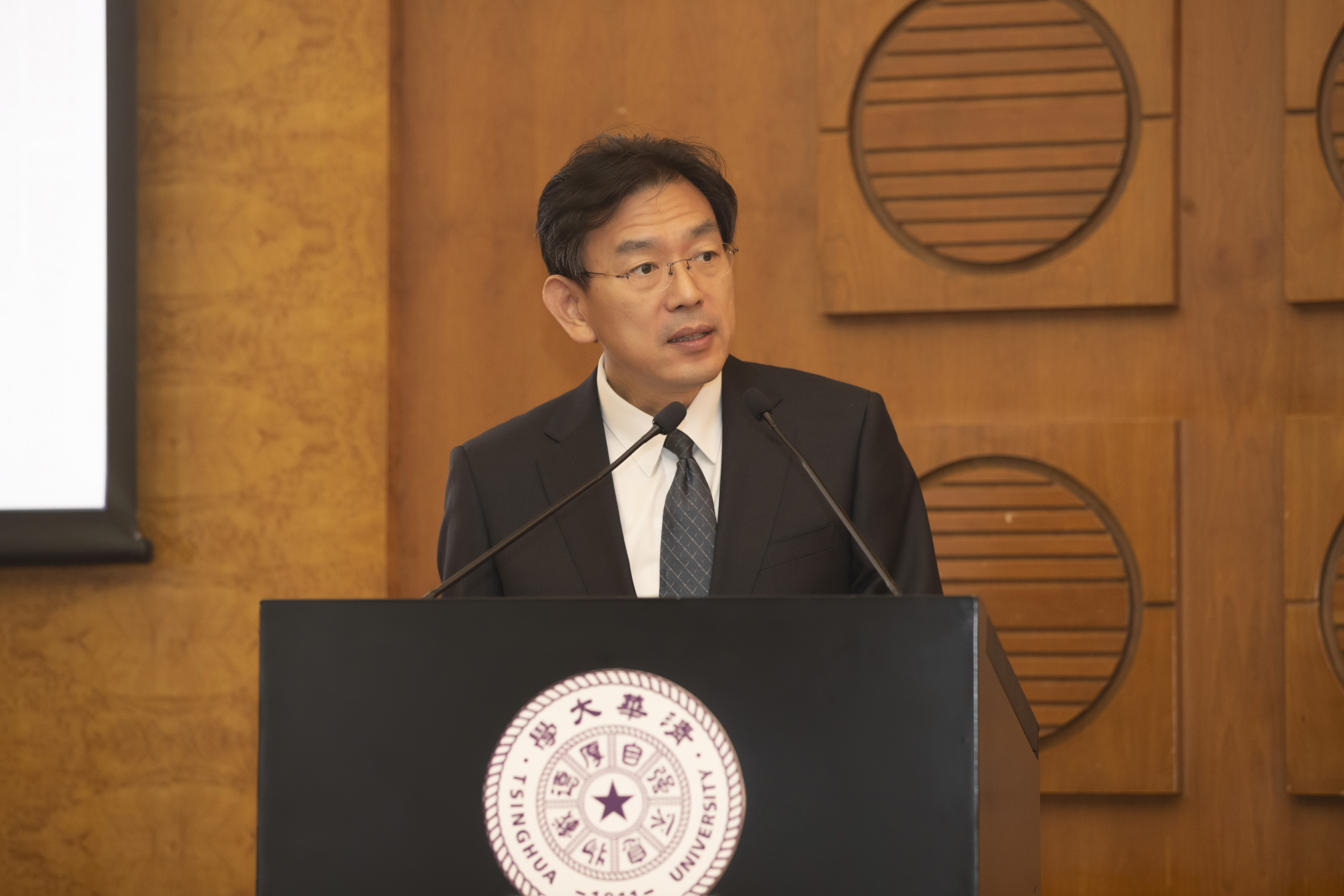 芬兰总统亚历山大·斯图布访问清华大学