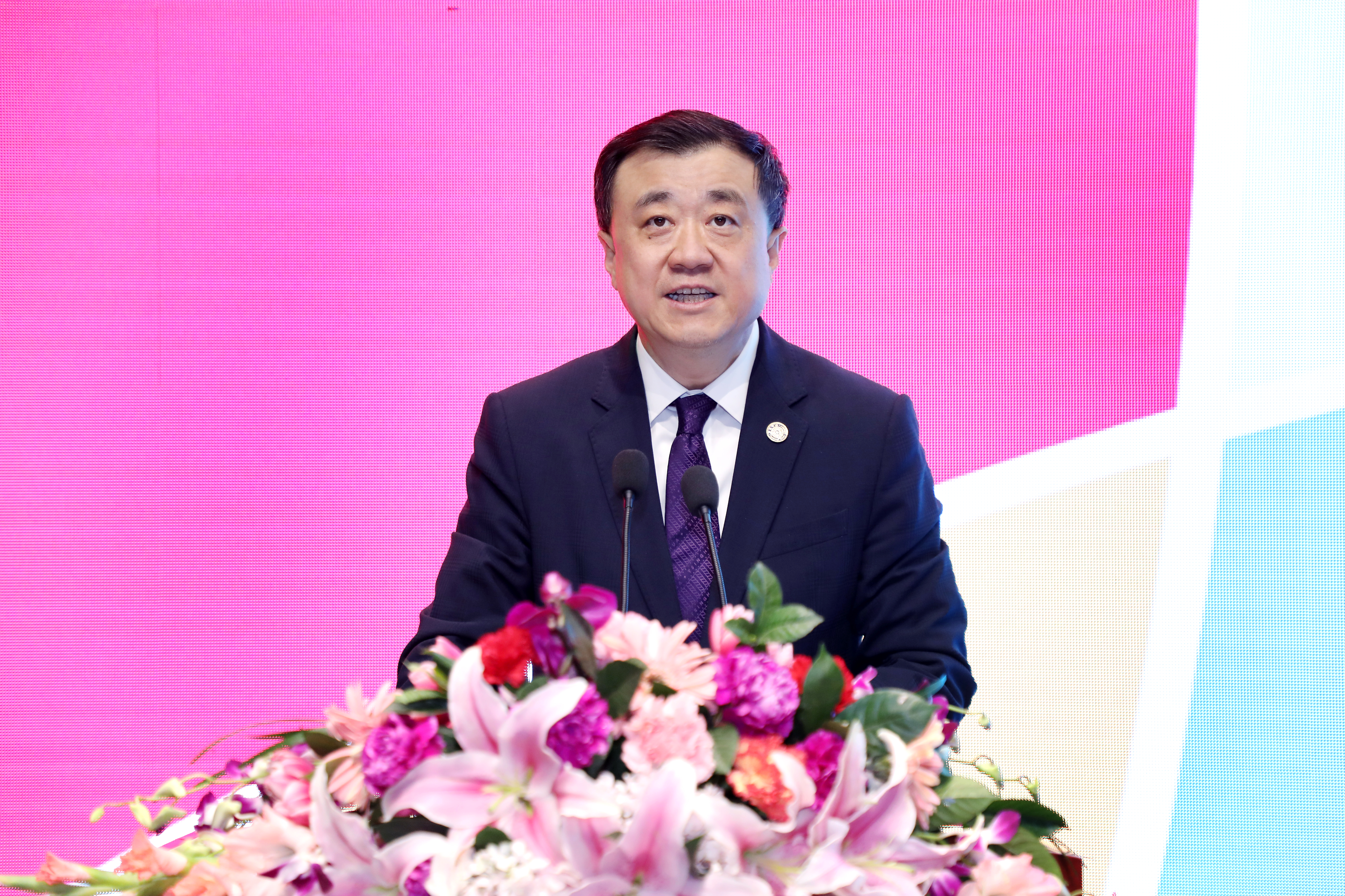 20220416-清华大学第二届“清华之友-解振华能源环境奖学金”颁奖仪式举行-嘉艺摄影-杨斌致辞.jpg