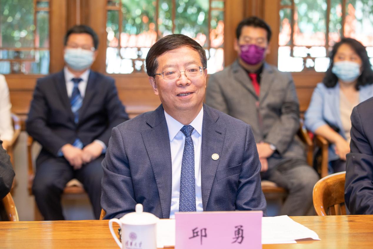 清华大学与联想集团签署战略合作框架协议