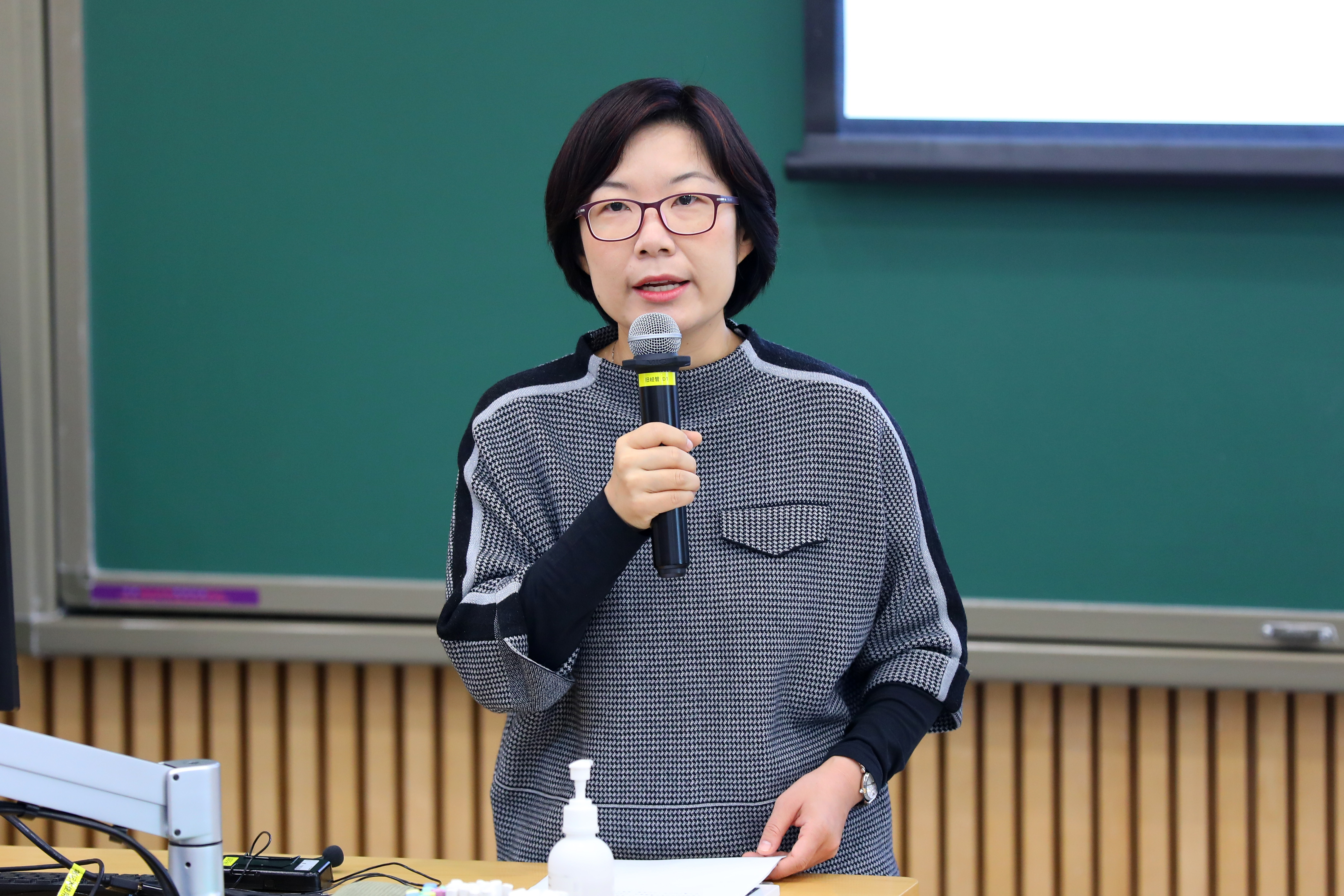 20221015-清华大学学生领导力“唐仲英计划”第十二期开班仪式举行-曹文鹏(摄)-张婷讲话.JPG
