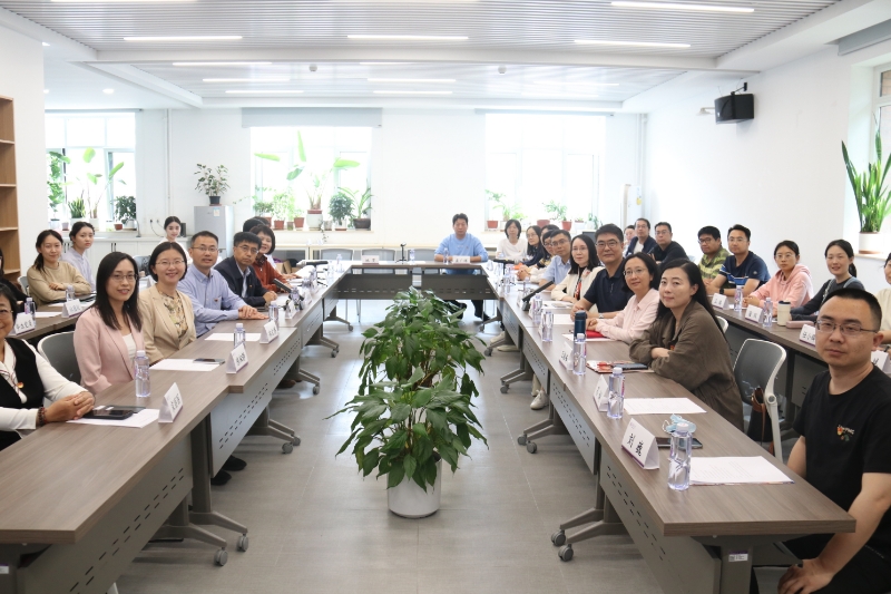 20250523-商务印书馆与清华大学外文系、人文学院中文系师生党支部开展联学共建主题党日-史冰容-新闻报道1.jpg