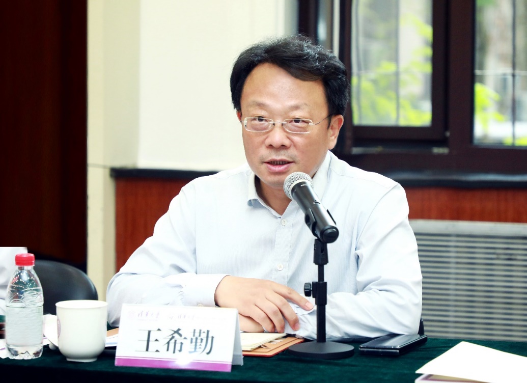 校长王希勤调研电机系