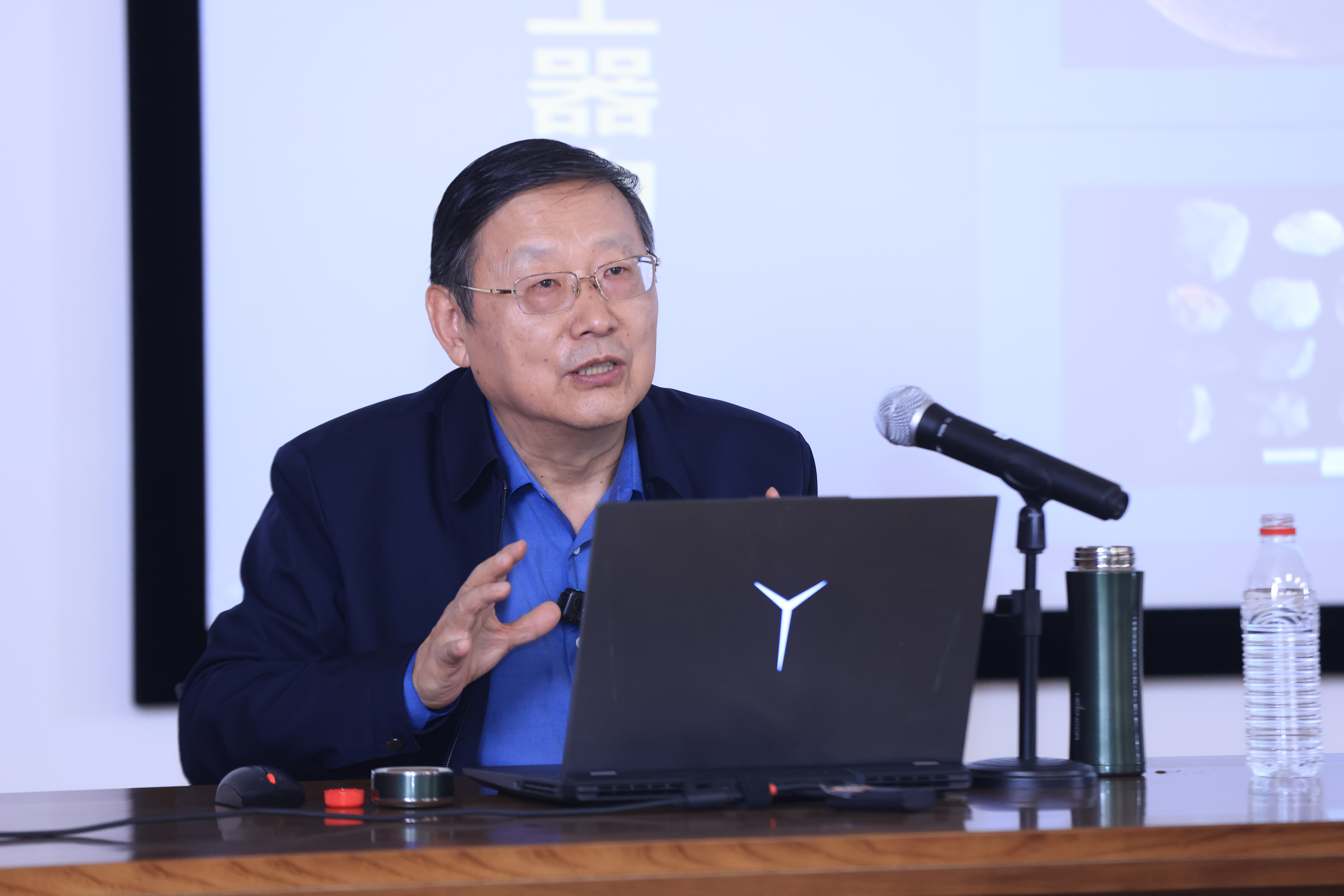 20260423-王巍研究员讲座-出土文献中心-王巍作分享.JPG