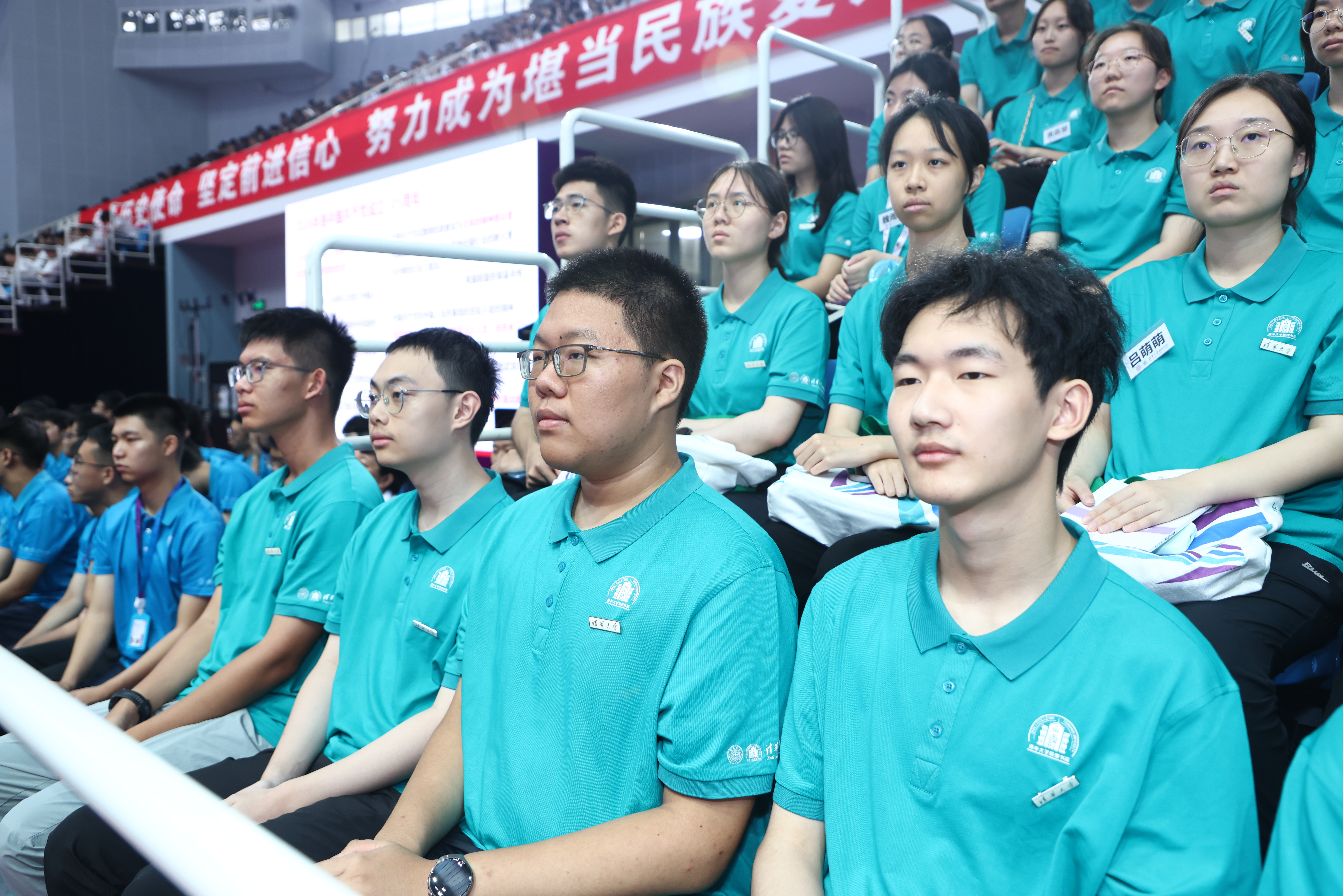 20260820-邱勇为本科新生讲授开学第一课-杨艳宾摄-同学们认真聆听12.jpg