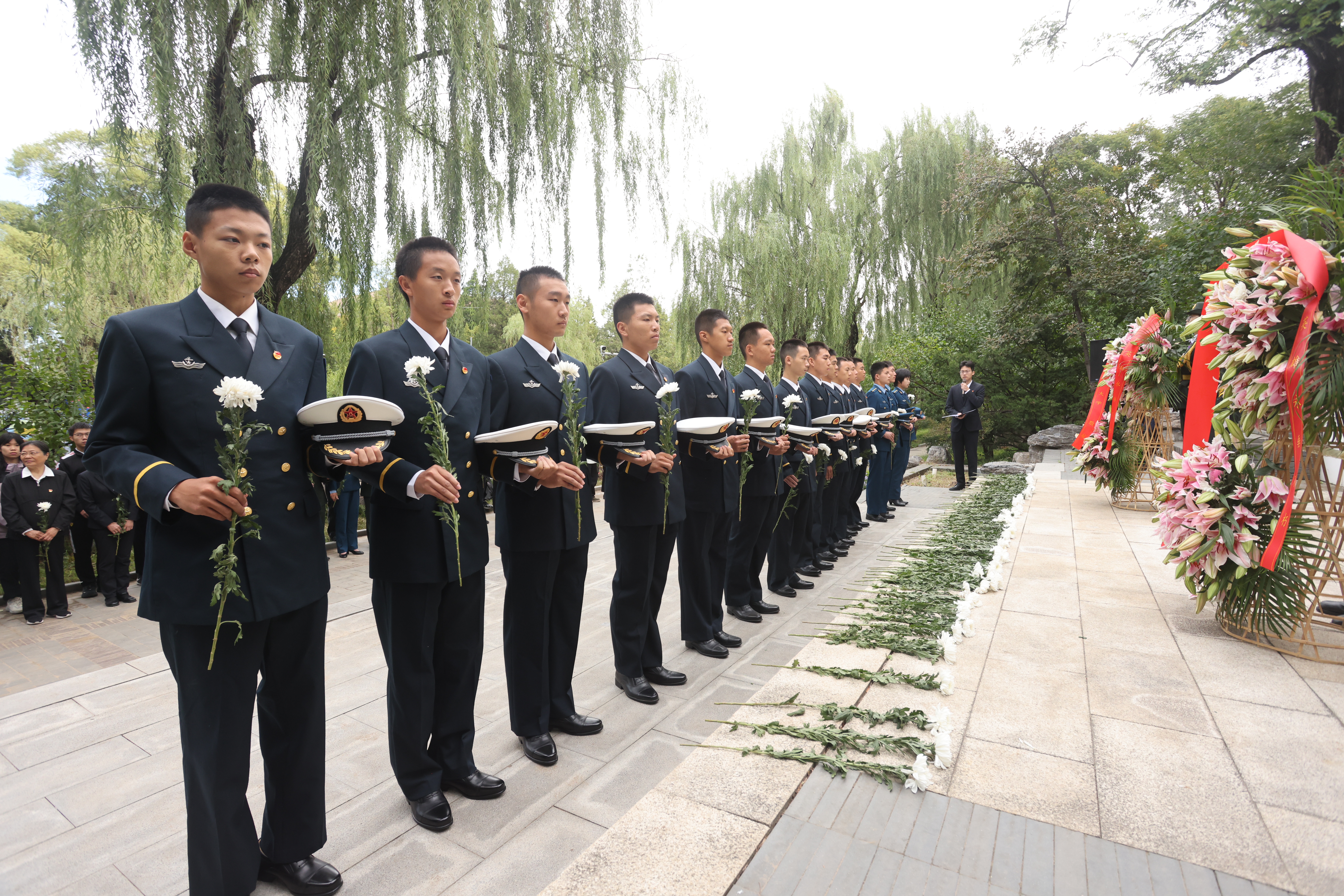 20260930-烈士日祭扫-杨艳宾-活动现场等-2.JPG