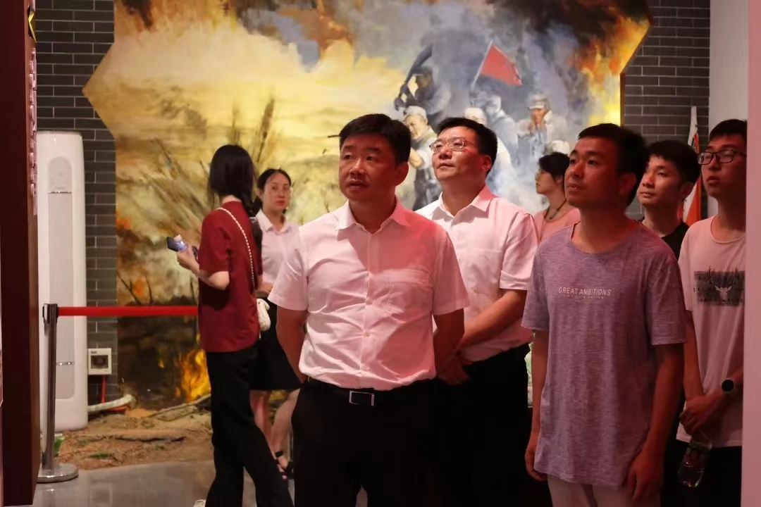 这个夏天，他们在乡村振兴的热土上唱响清华校歌