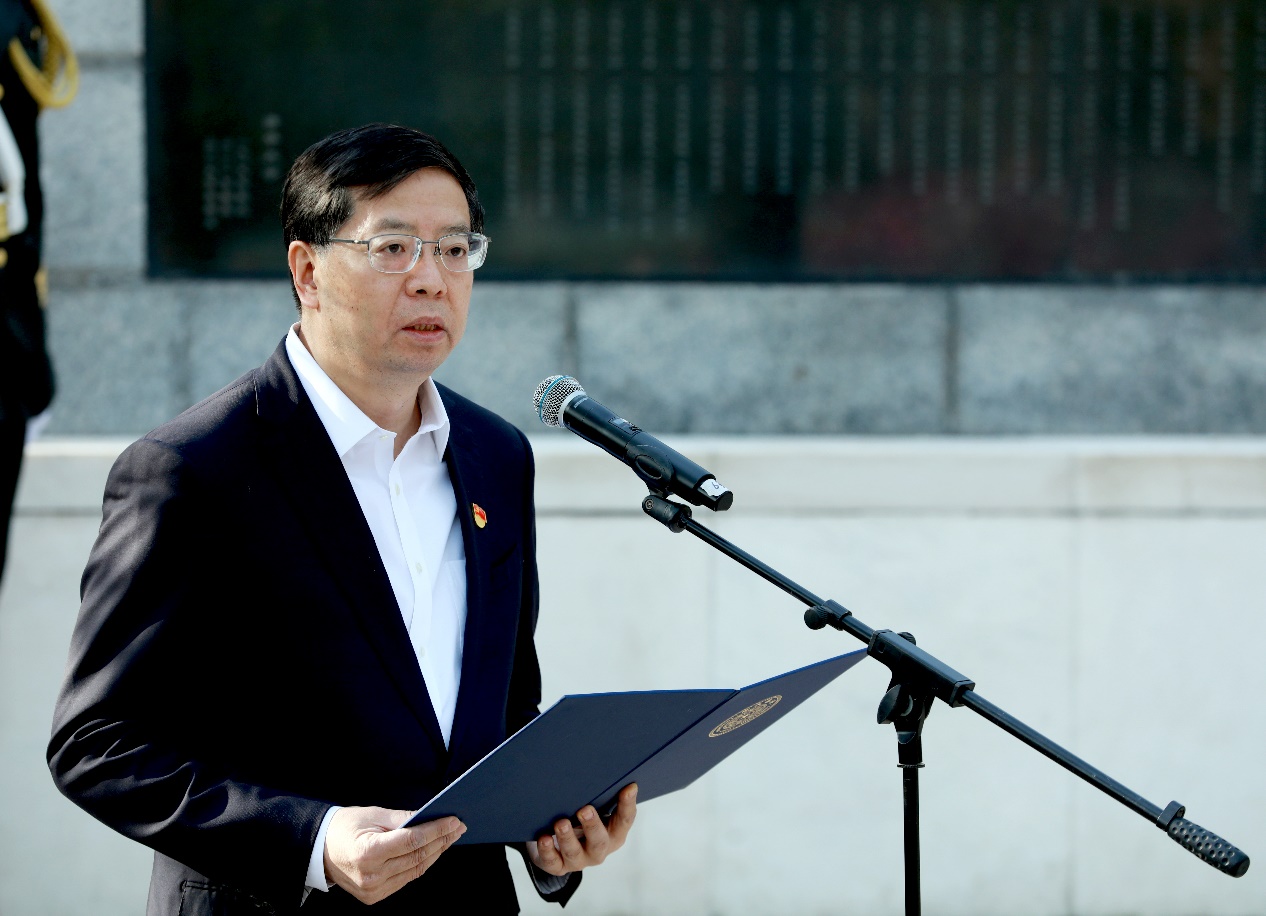 清华大学举行2022年清明祭扫活动