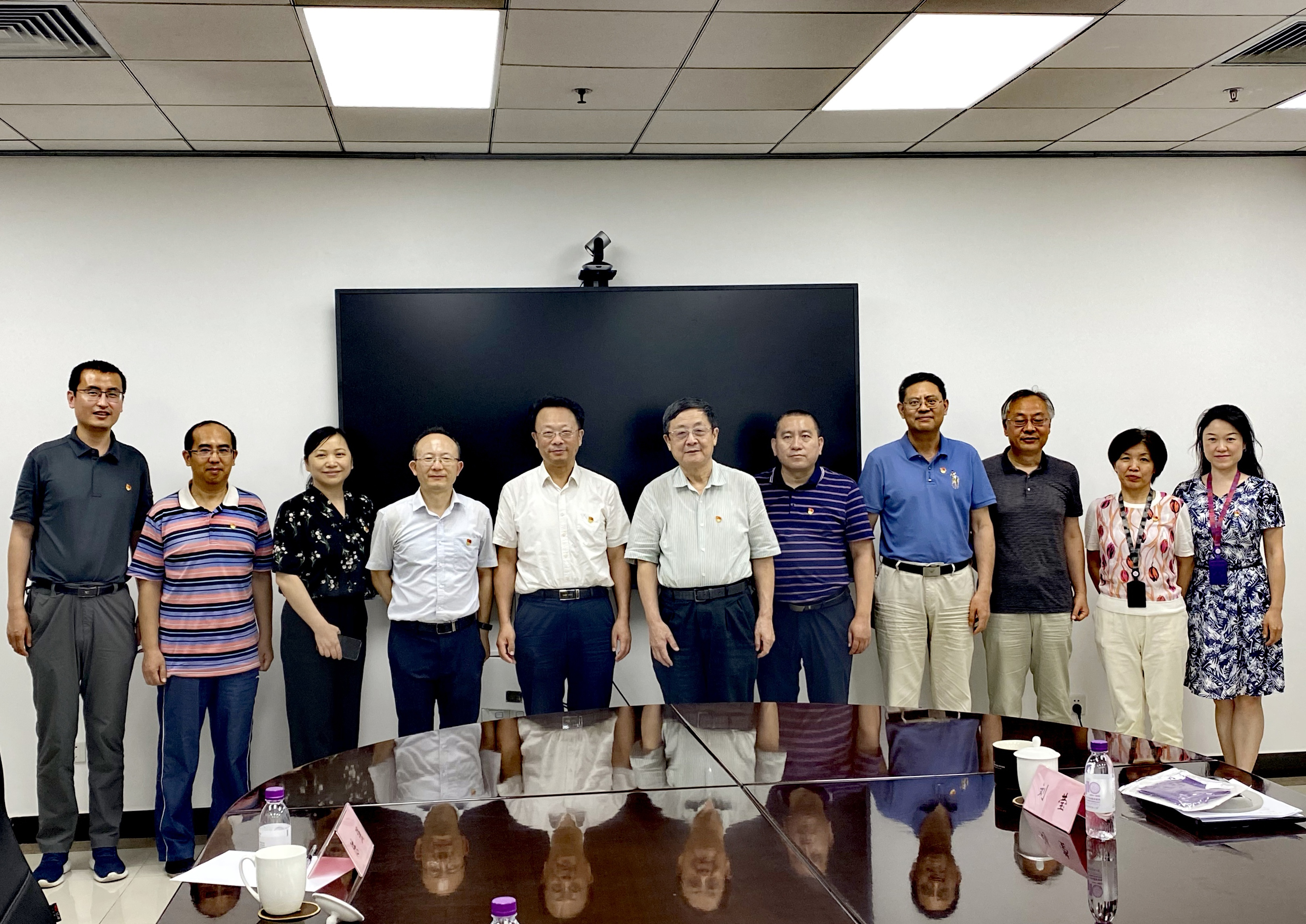 校长王希勤参加信息化技术中心、网络研究院巡视整改“回头看”专题民主生活会