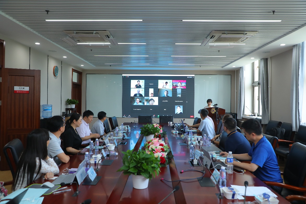 首届IEEE北京工程教育研究论坛举办