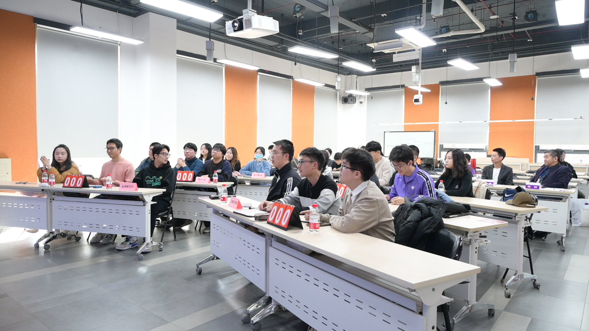 20231203-清华大学第24届“文至吾工”大学生人文知识竞赛成功举办-肖舒琪-选手答题.jpg