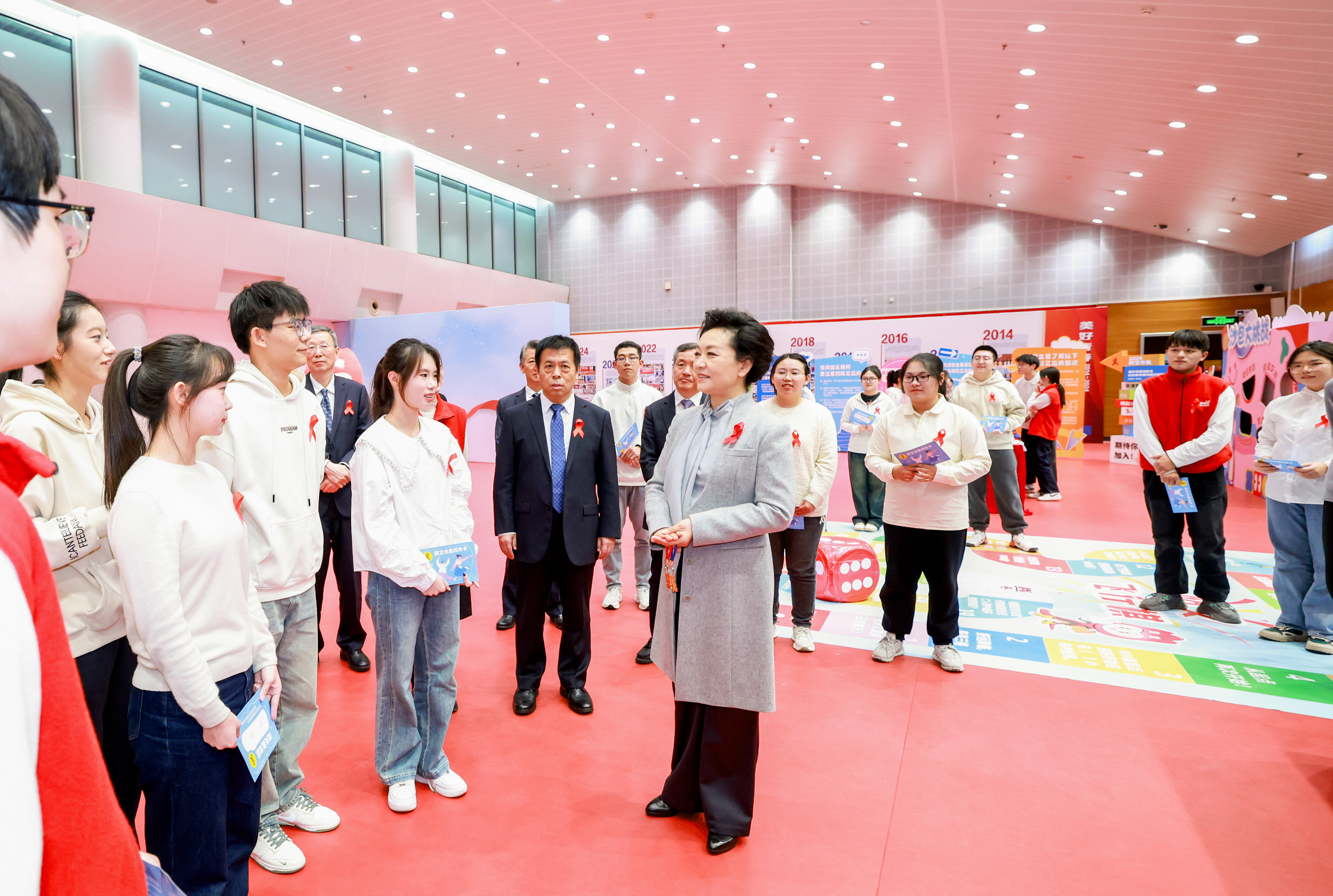 20241201-彭丽媛-无-2.jpg