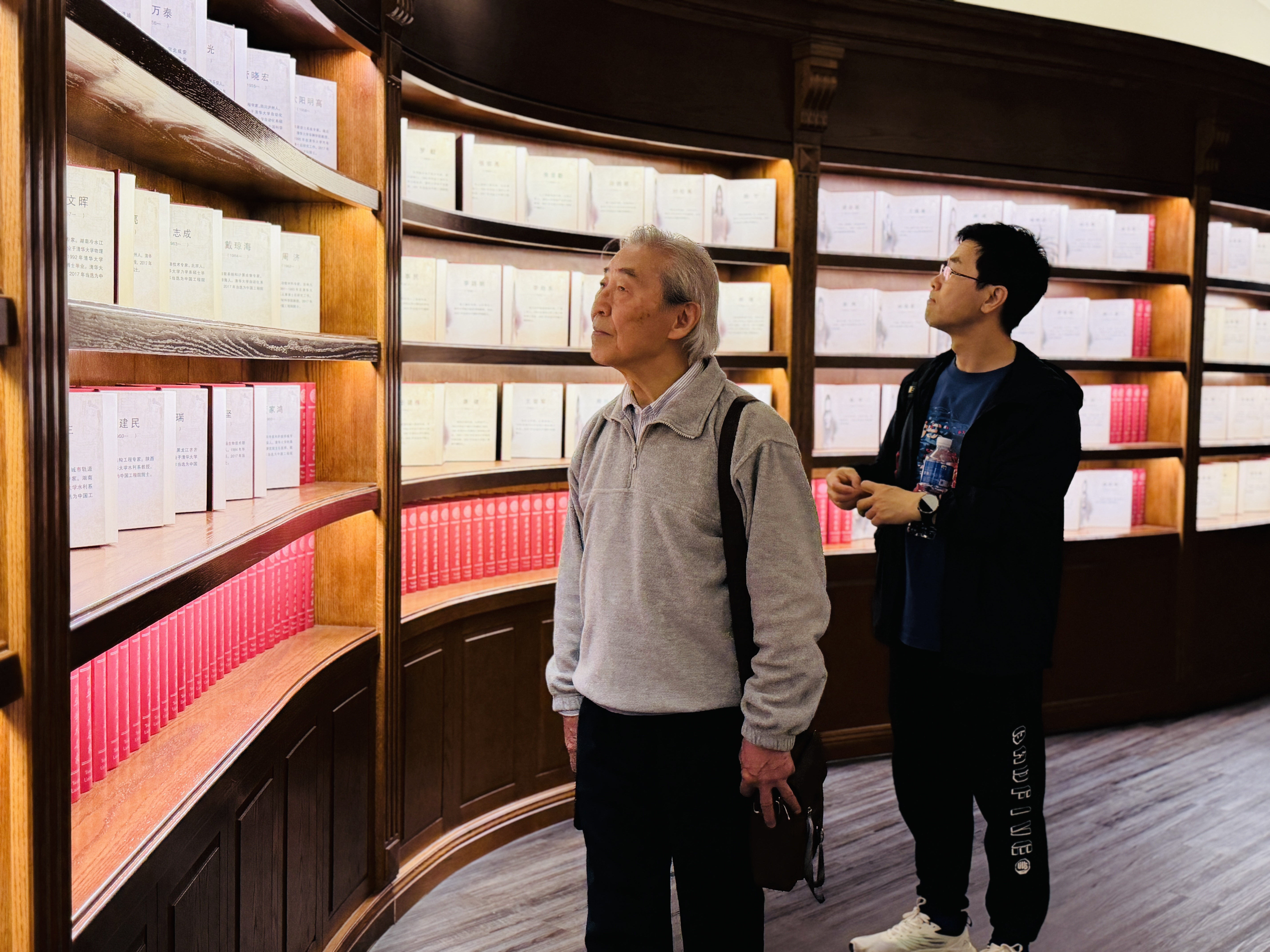 20260426-建校115周年校友返校日纪实-多摄影来源-全部配图 (30).jpg