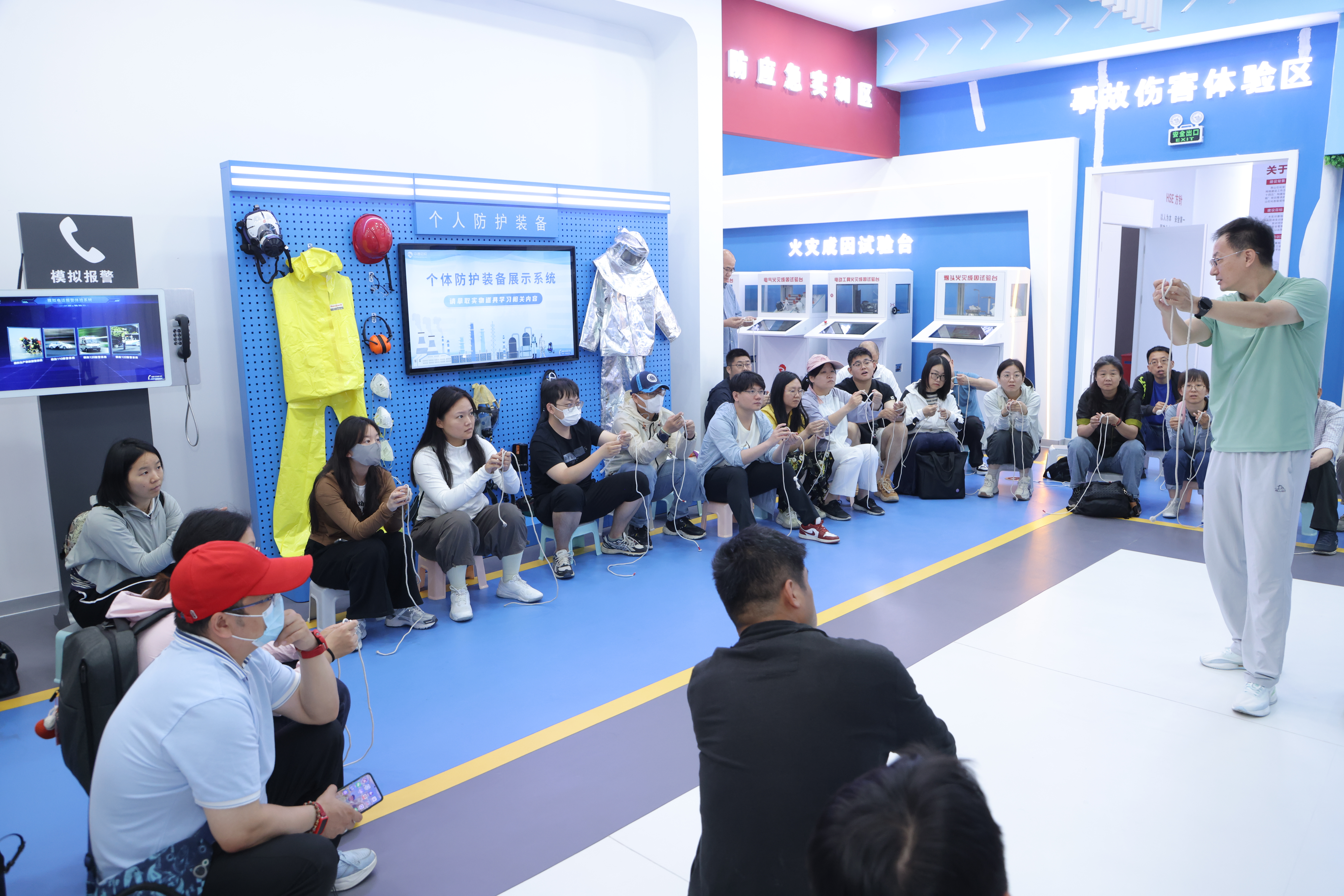 20250606-实验室处组织全校实验室安全管理人员培训-赵青松-自拍摄4.jpg