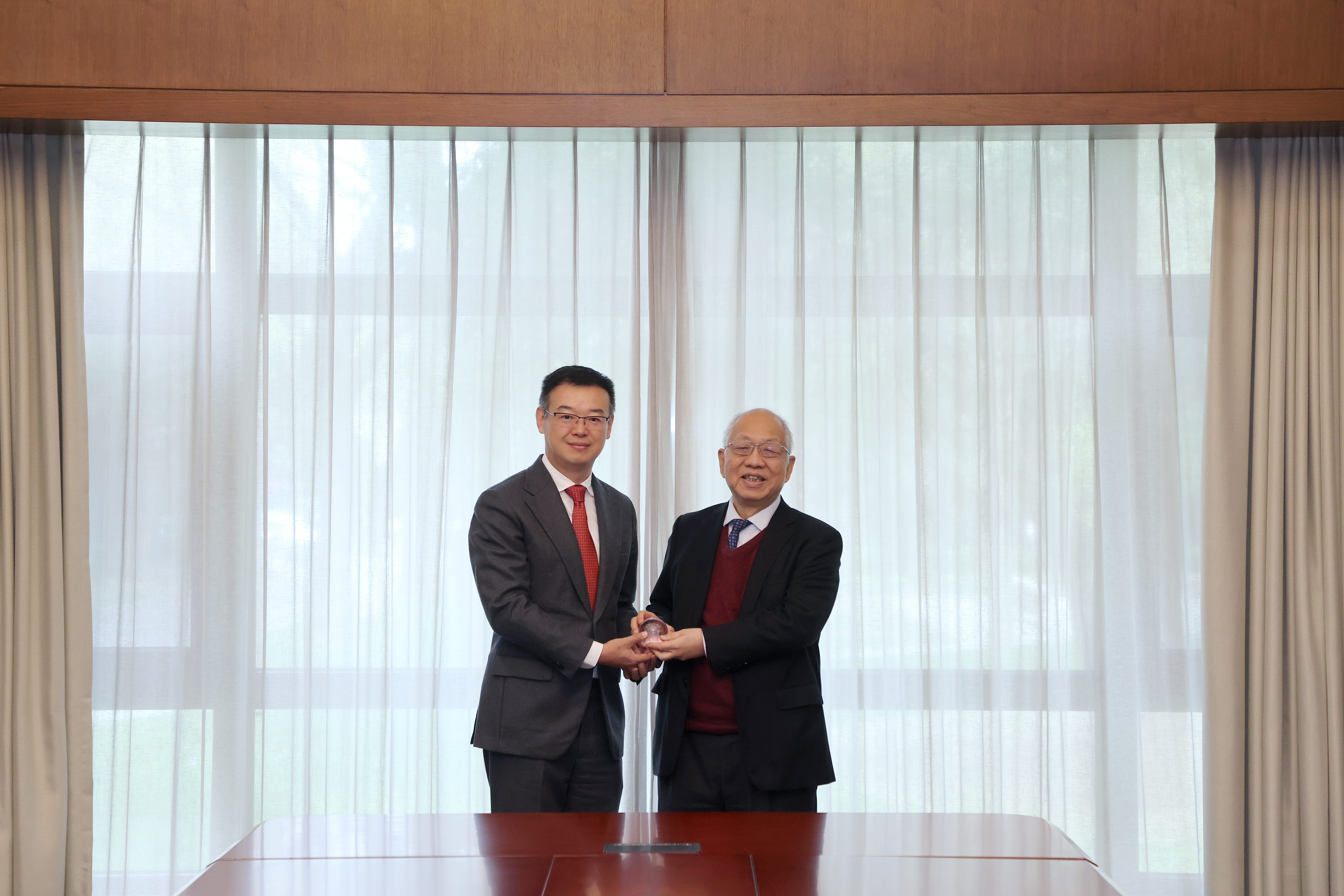 20260403-张扬捐赠支持求真书院-石加东-图说 (5).jpg