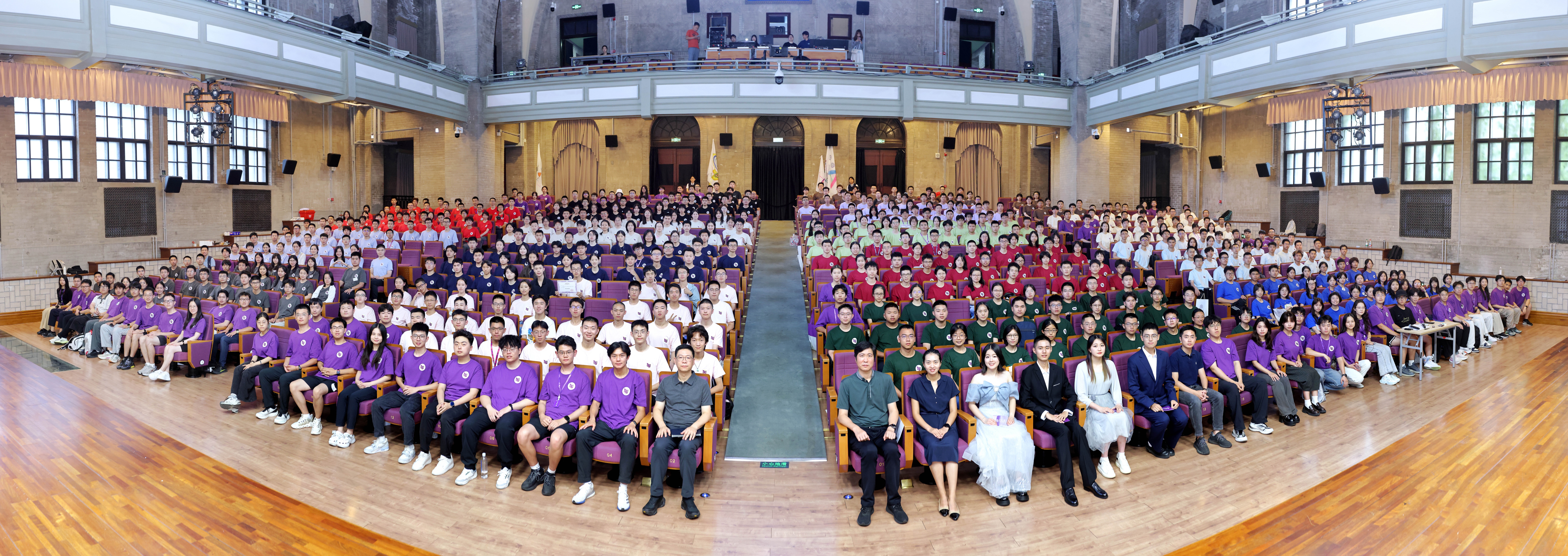 20260824-清华大学举办2026级本科新生骨干训练营-供图-新生骨干合影留念.jpg