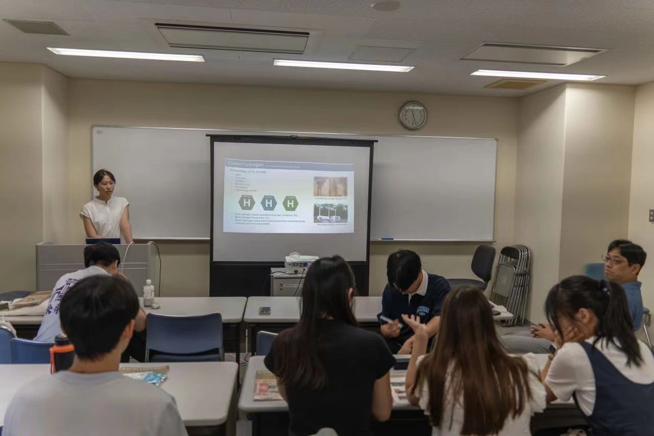 20240810-勇担时代使命,展现青春风采-材料学院赴日本实践支队-支队成员在京都大学交流.jpg