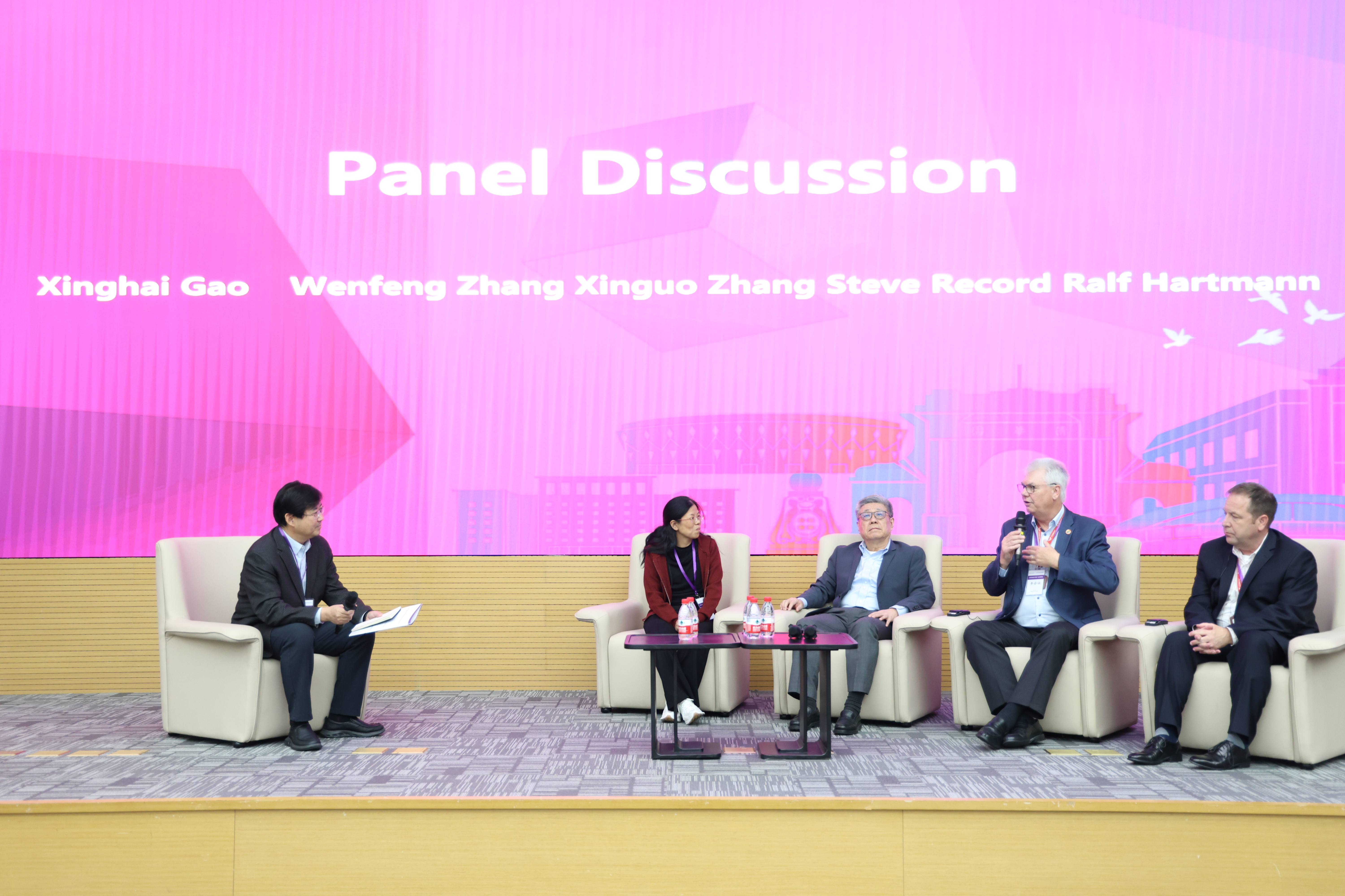 20251010-2025年国际系统工程学会（INCOSE）北京峰会-郭孟宇-嘉宾研讨环节.JPG