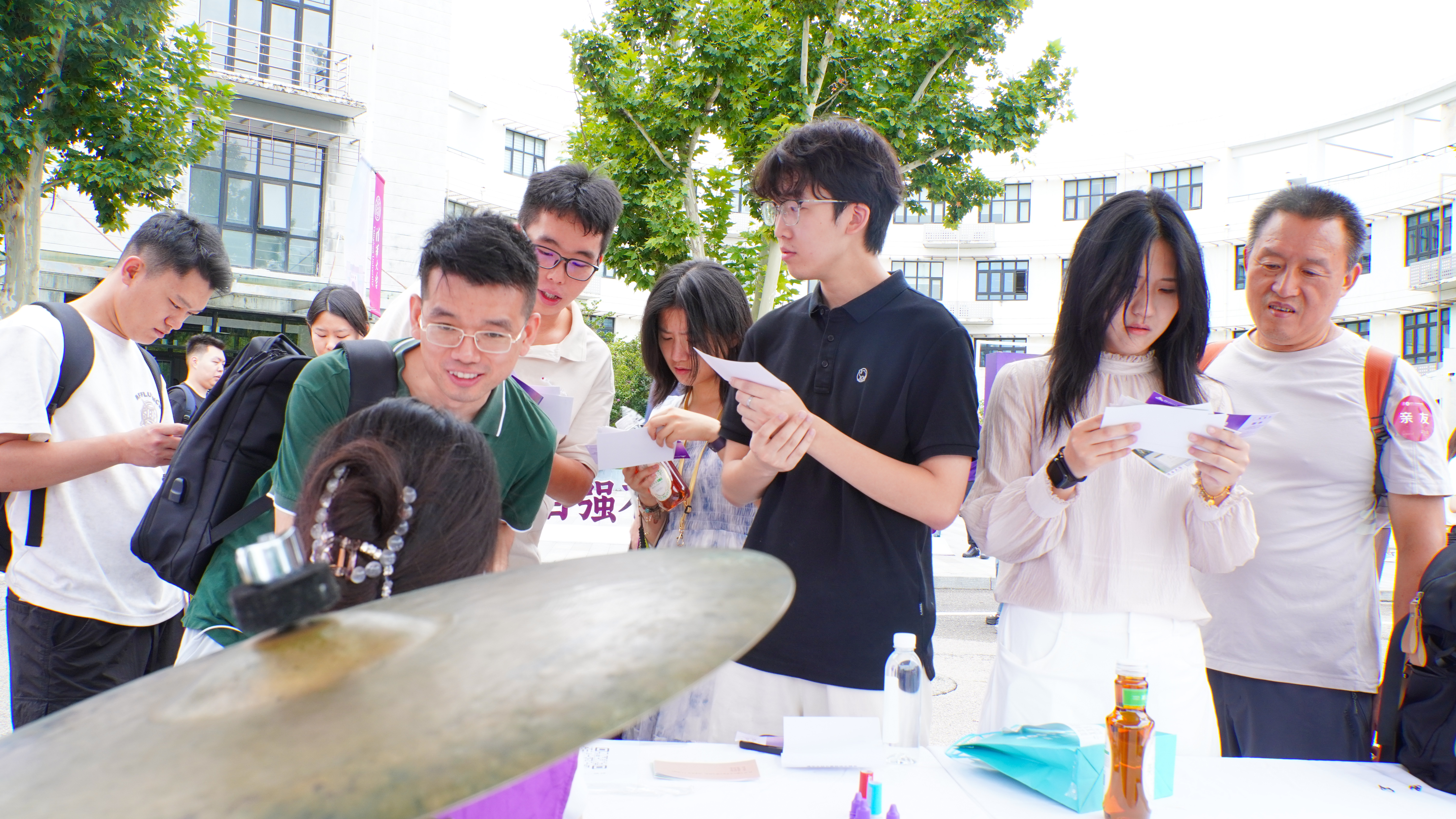 20260826-清华大学2026级研究生新生入校报到-邢冰海摄-丰富多彩的迎新活动1.jpg