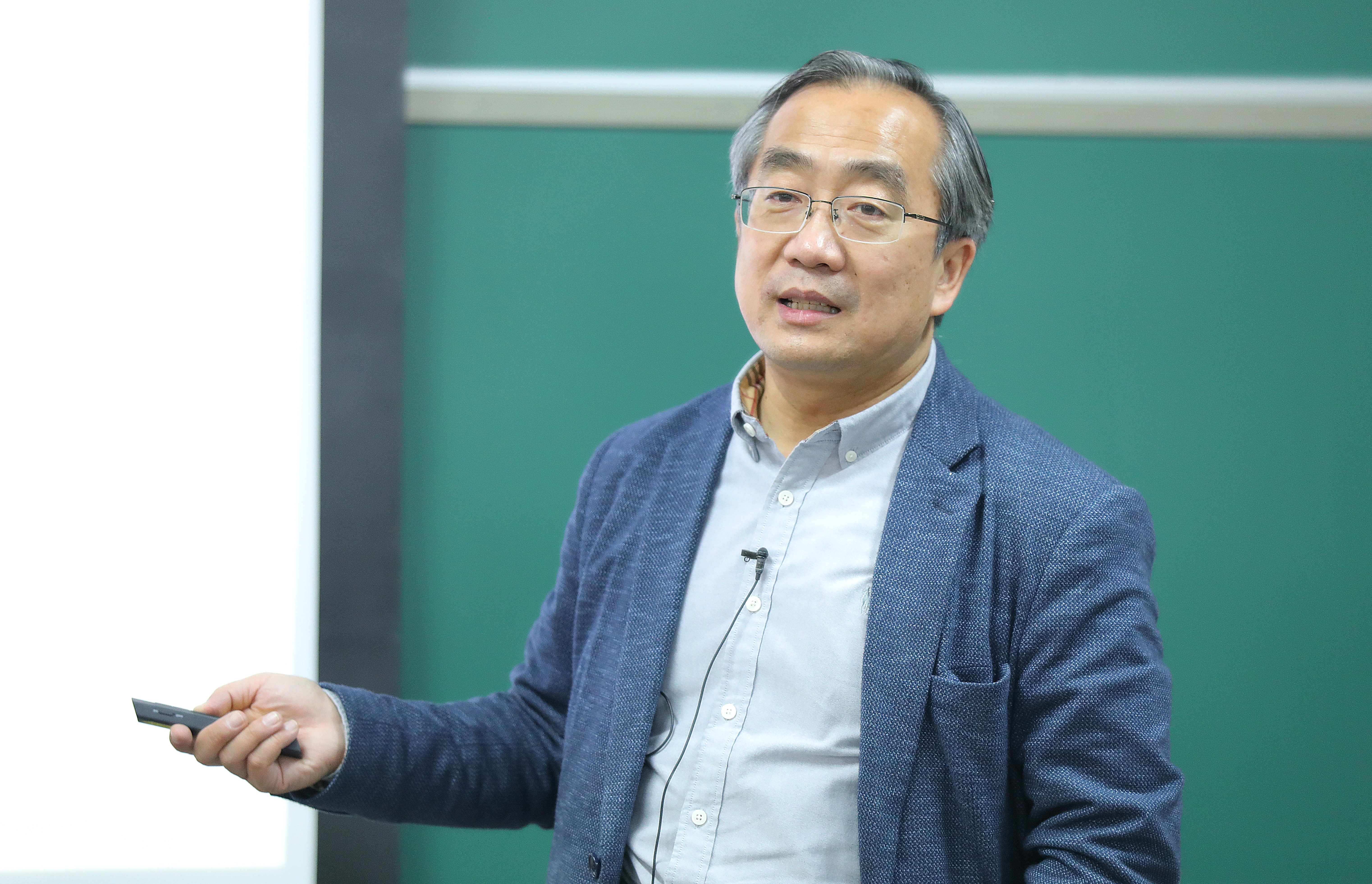 20221027-清华大学融媒体工坊第二期开班-赵青松-覃川讲话1.JPG