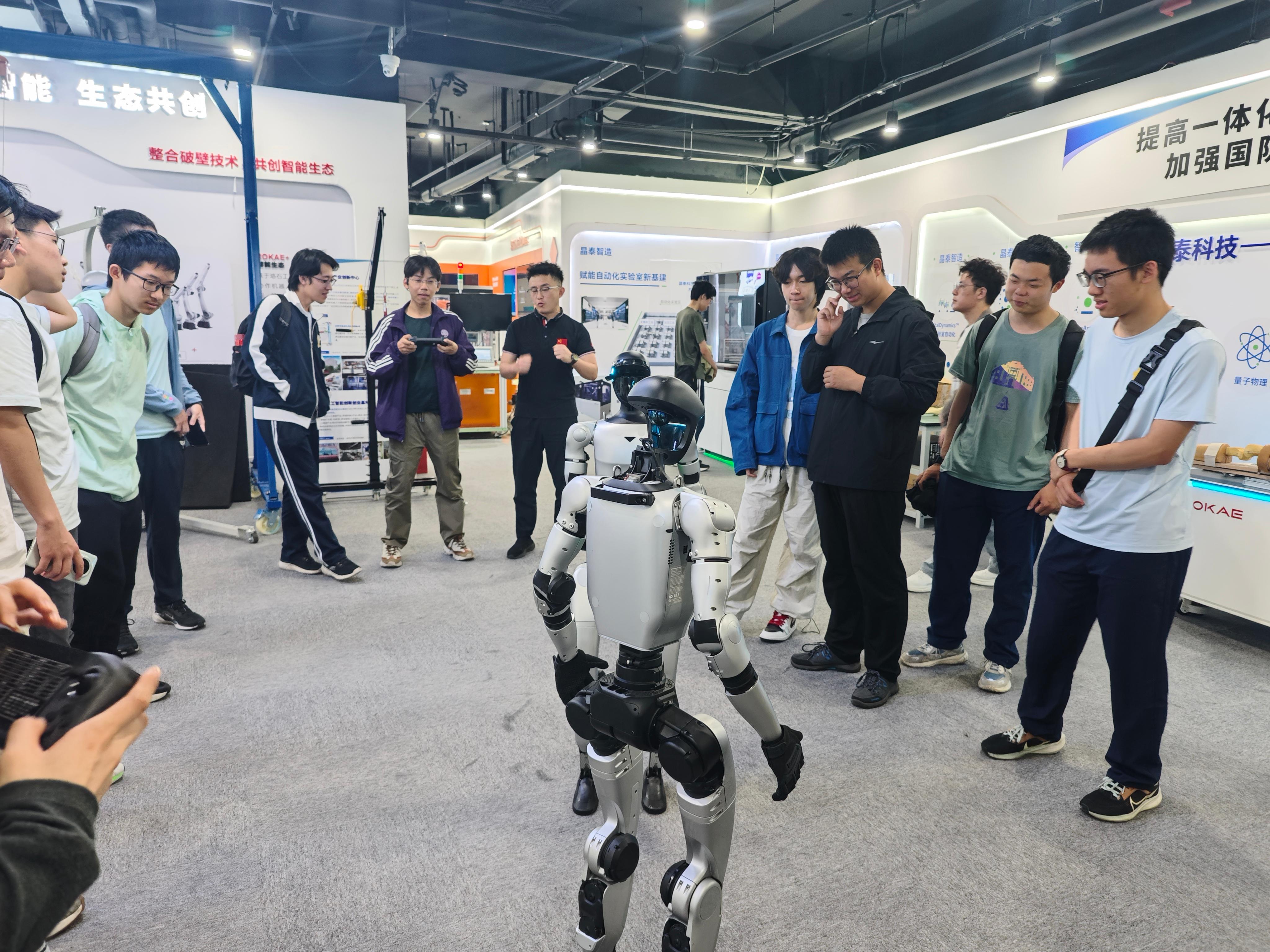 20260428-职业发展早春营举办连续七年为学生提供前置导航-黄日-中关村机器人产业创新中心Open Day.jpg