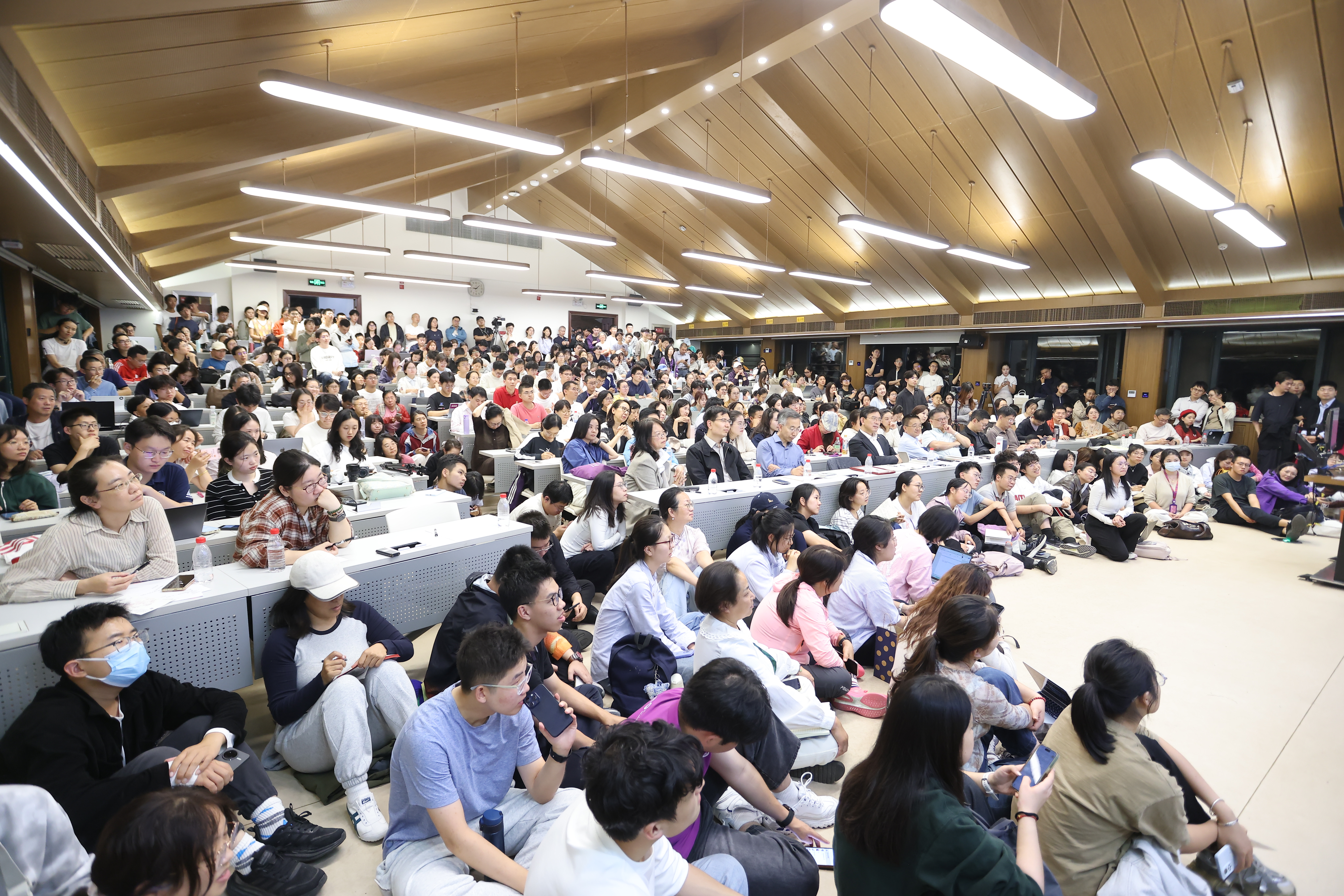 20261009-西阶讲堂首场活动暨启幕仪式-刘书田-活动现场-1.JPG