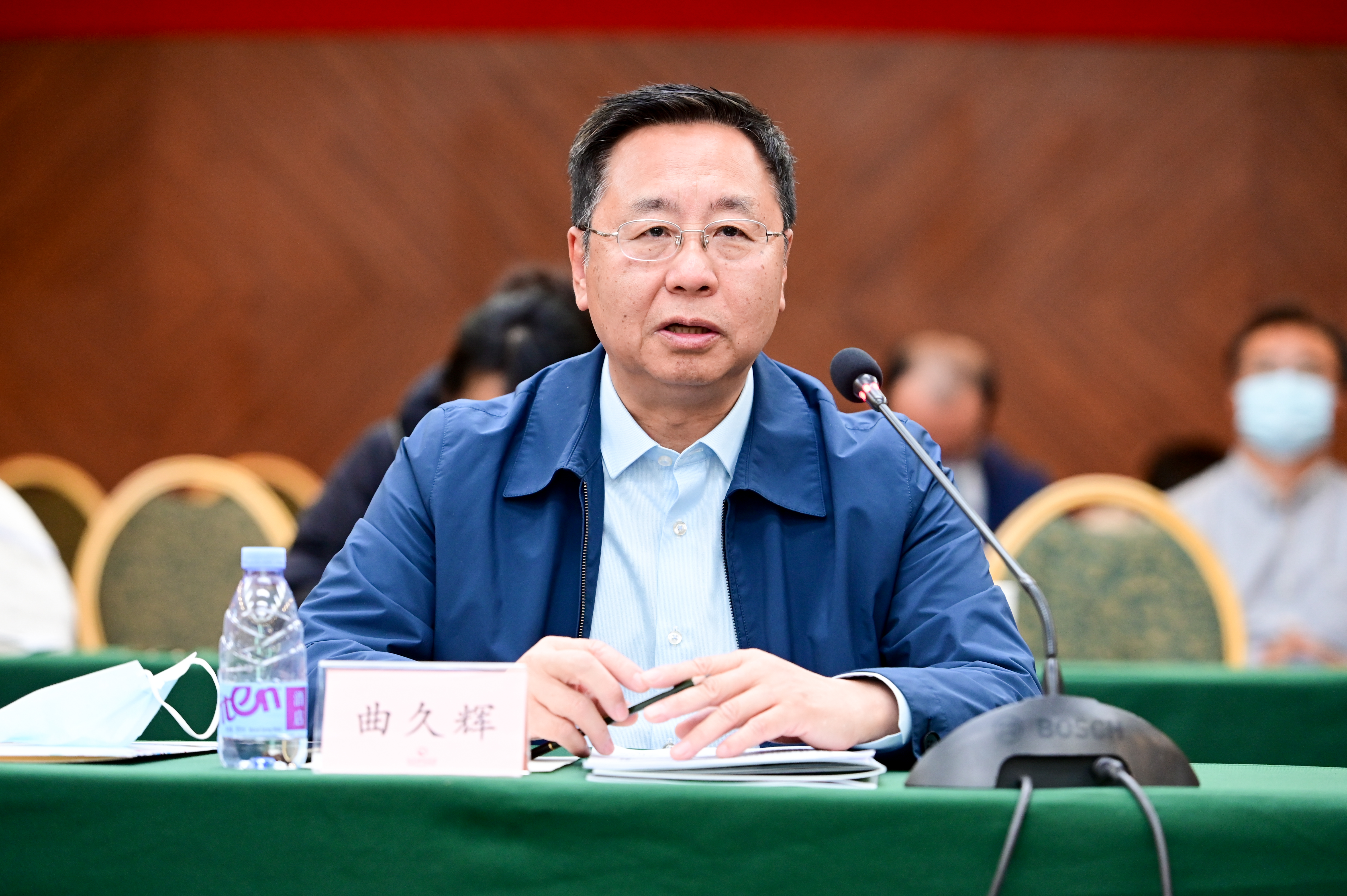 20220407-环境模拟与污染控制国家重点联合实验室学术委员会2021年度工作会议召开-拍摄者未知-曲久辉主持会议.jpg