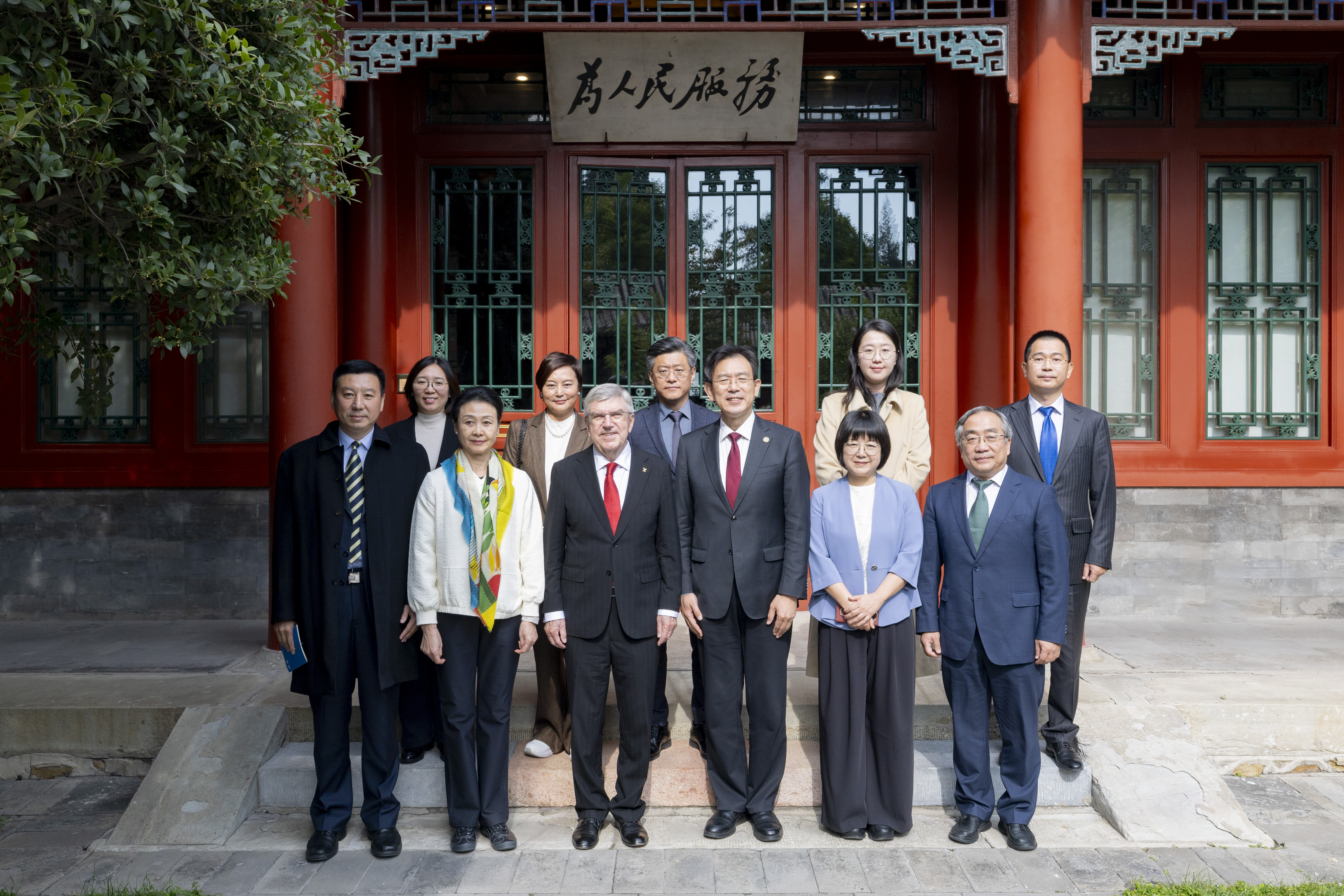 20261022-校长会见三位来宾-李派-会见巴赫.jpg