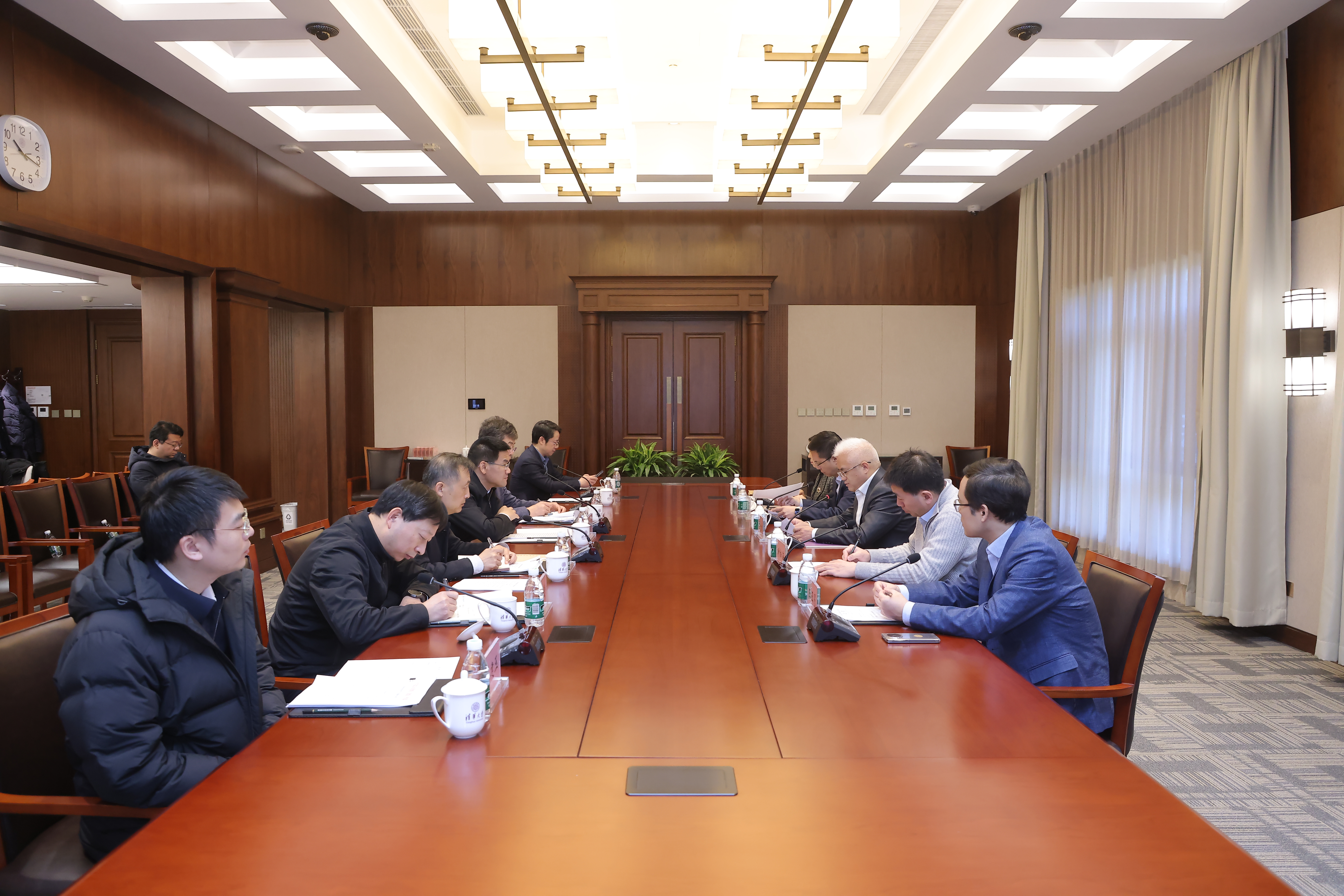 20250109-北京市委常委、统战部长杨晋柏调研清华大学并召开党外代表人士座谈会-许刚-座谈会现场.jpg