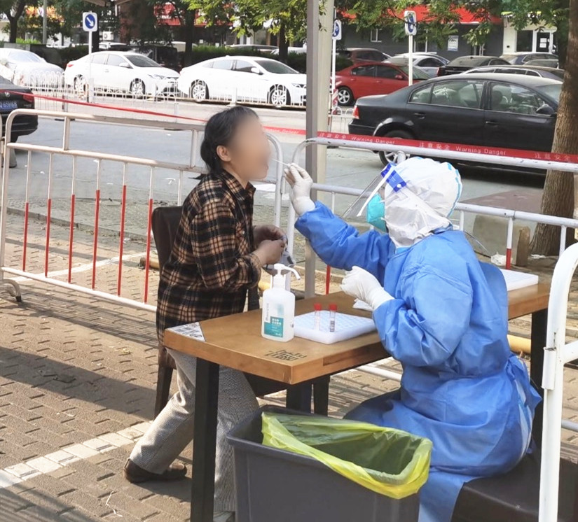 【我们奋进的五年•党员风采】李学军：用心和孩子们在一起