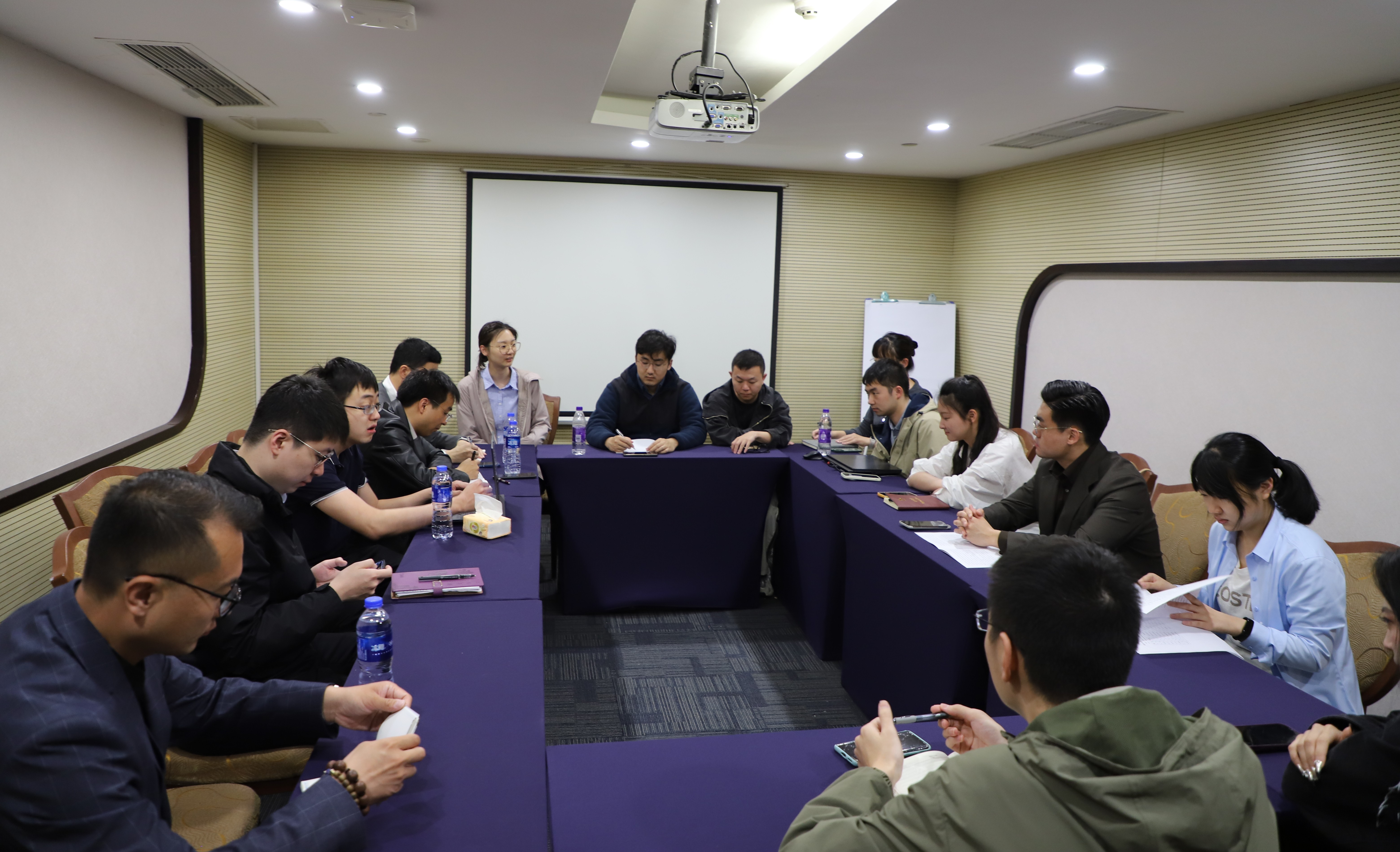 20250412-“双肩挑”辅导员赴四川成都开展学术就业实践-无-“研思·双肩挑”交流活动.JPG