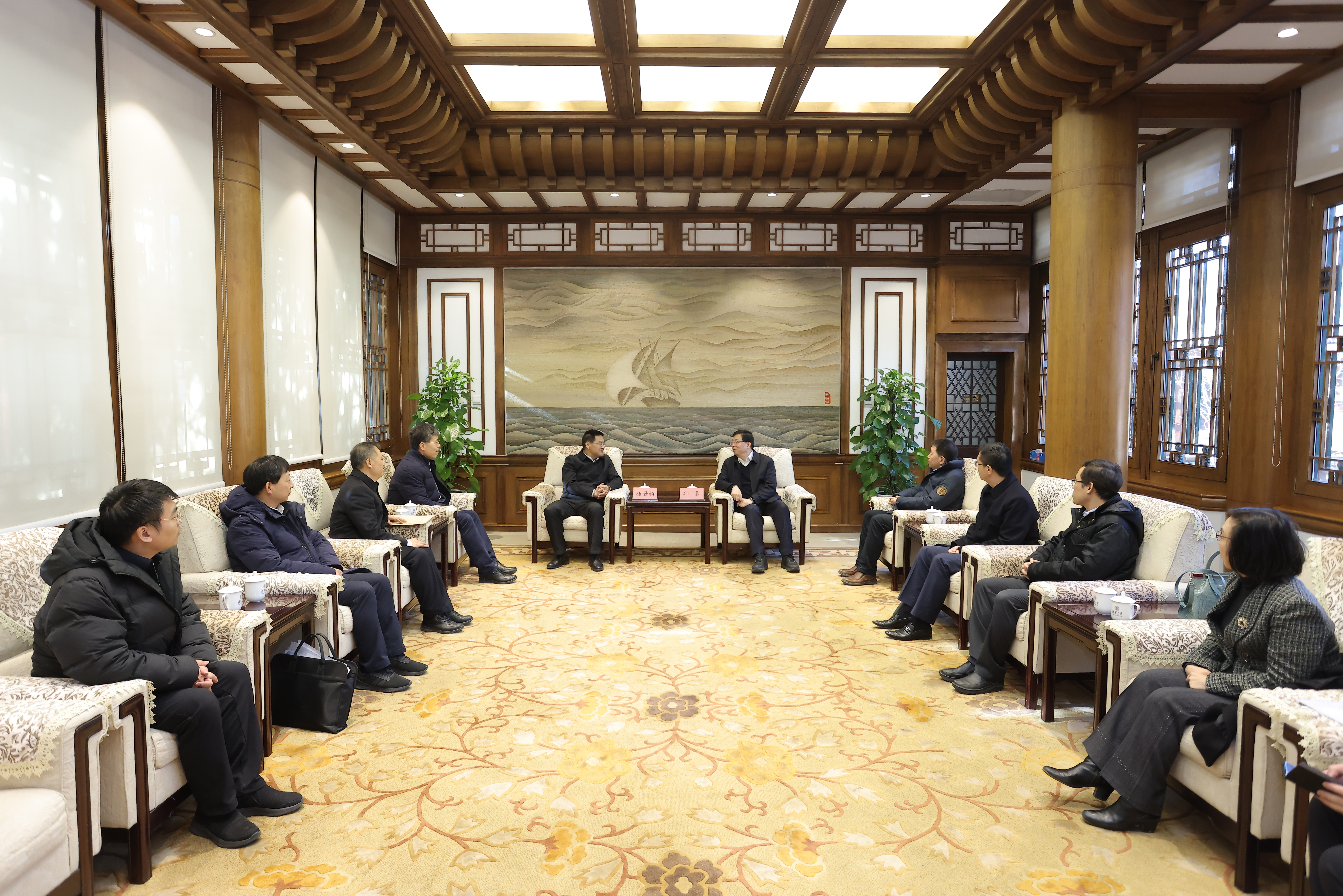 20250109-北京市委常委、统战部长杨晋柏调研清华大学并召开党外代表人士座谈会-许刚-会面交流.jpg