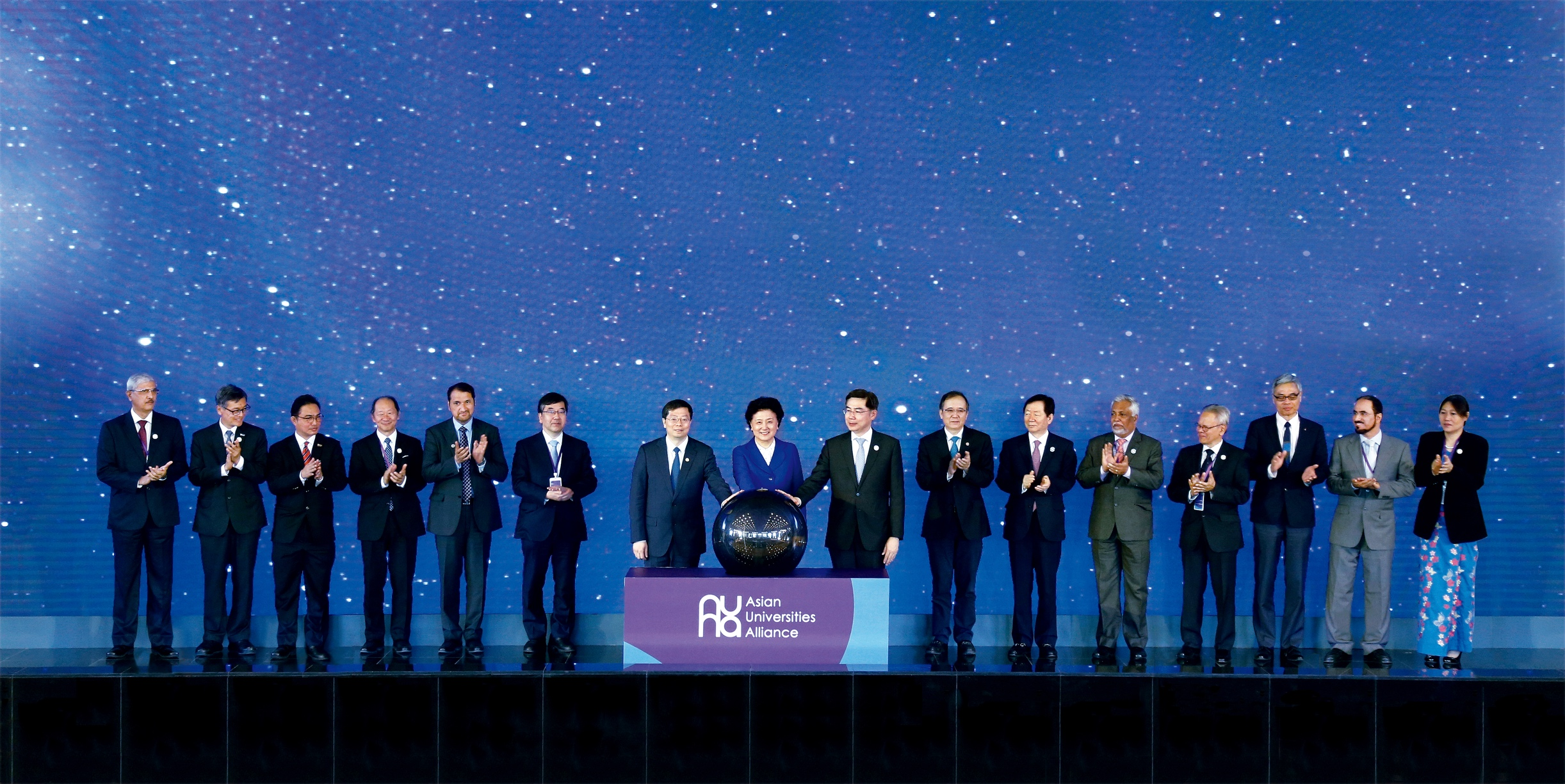 20262016-全球战略十周年-无-4.png