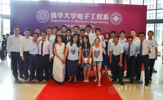 与所带无16班同学在???μ·副本.jpg