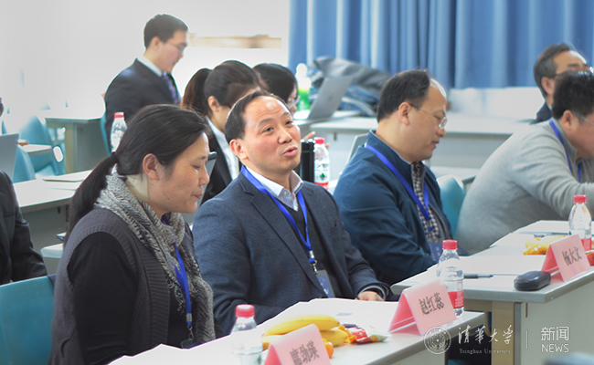 评委会主席杨大文教授和é?手交?μ?3.jpg
